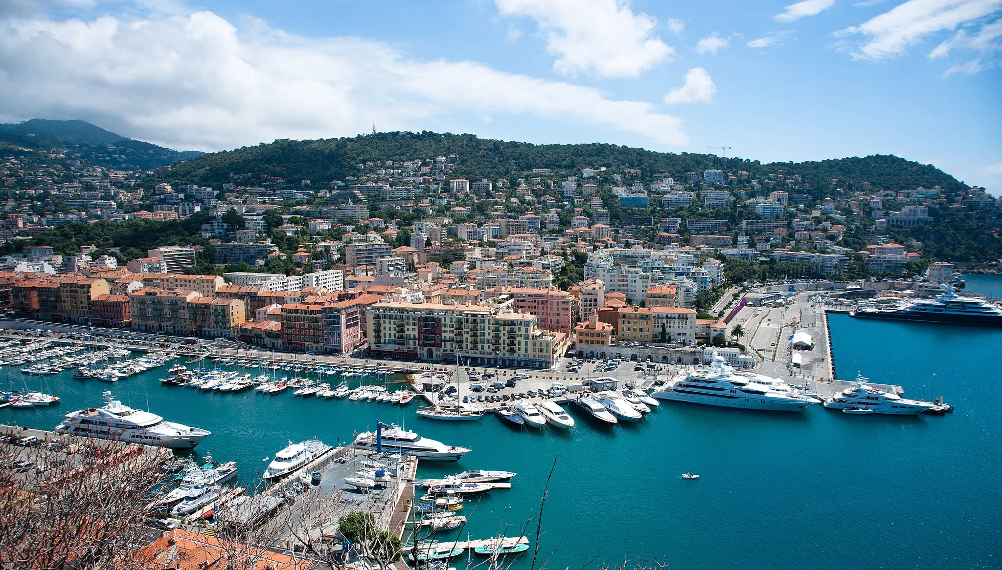 Photo showing: Le port de Nice vu depuis le château.