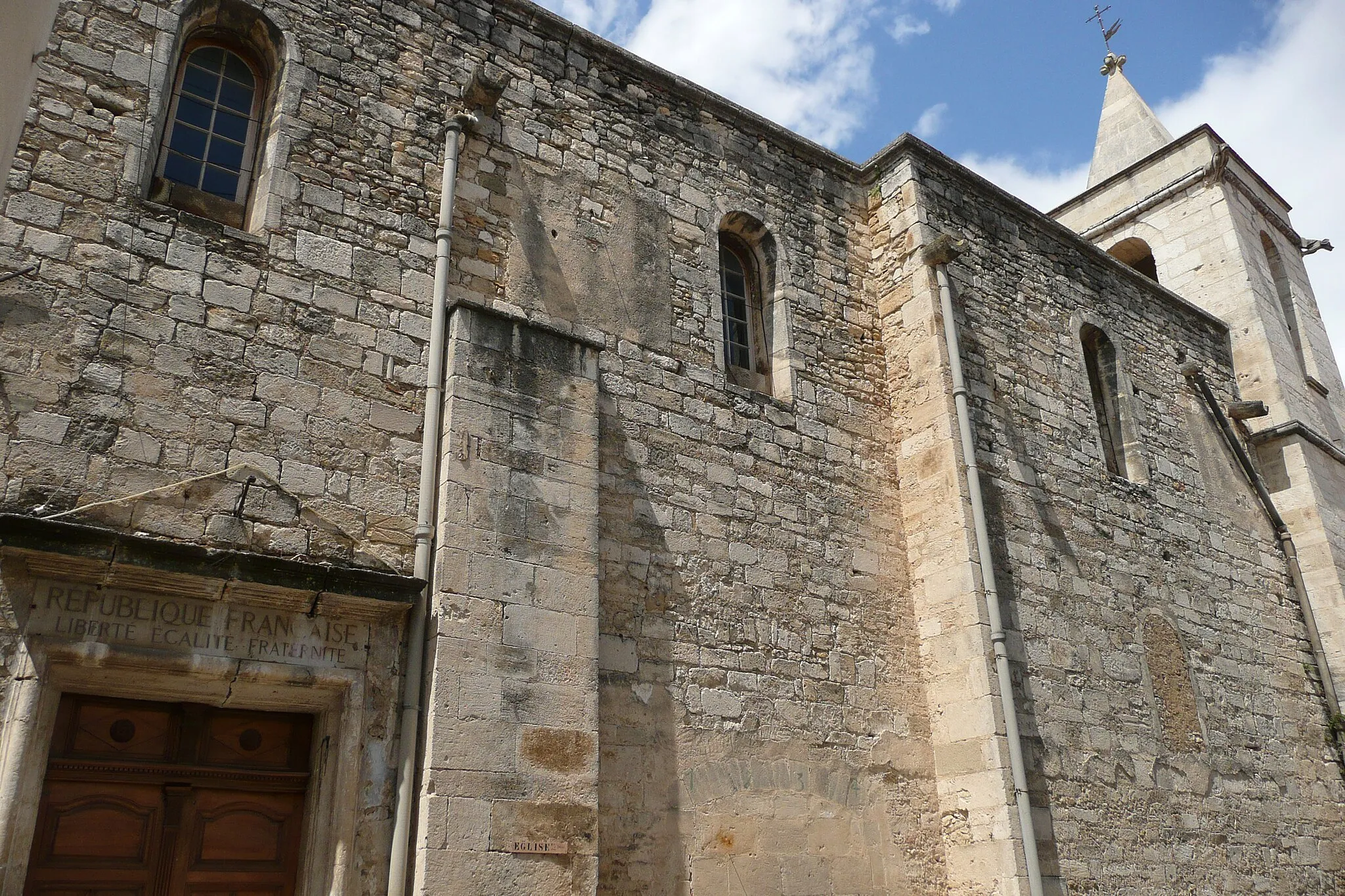 Photo showing: Eglise à Meynes.
