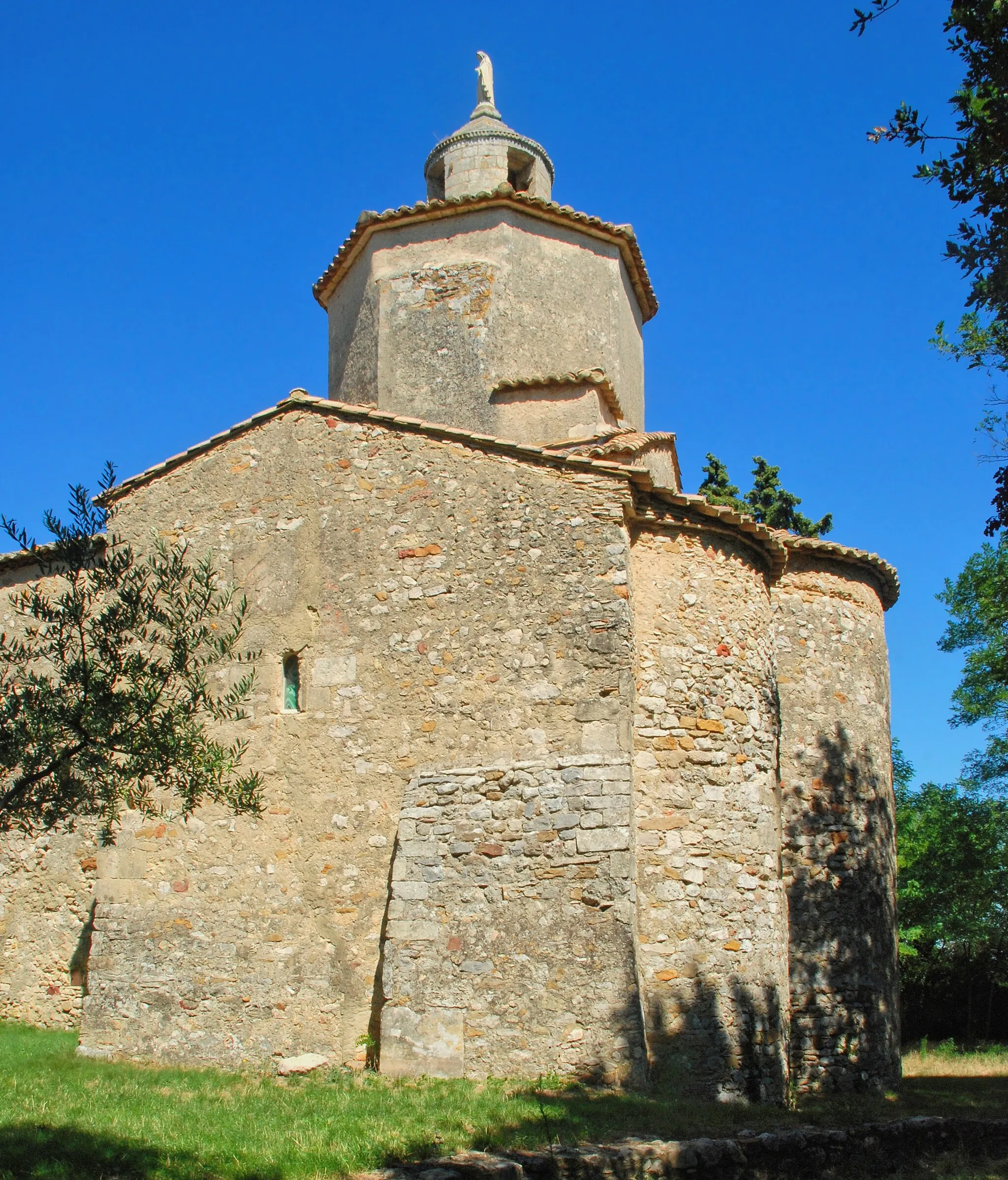 Photo showing: This building is indexed in the base Mérimée, a database of architectural heritage maintained by the French Ministry of Culture, under the reference PA00103229 .