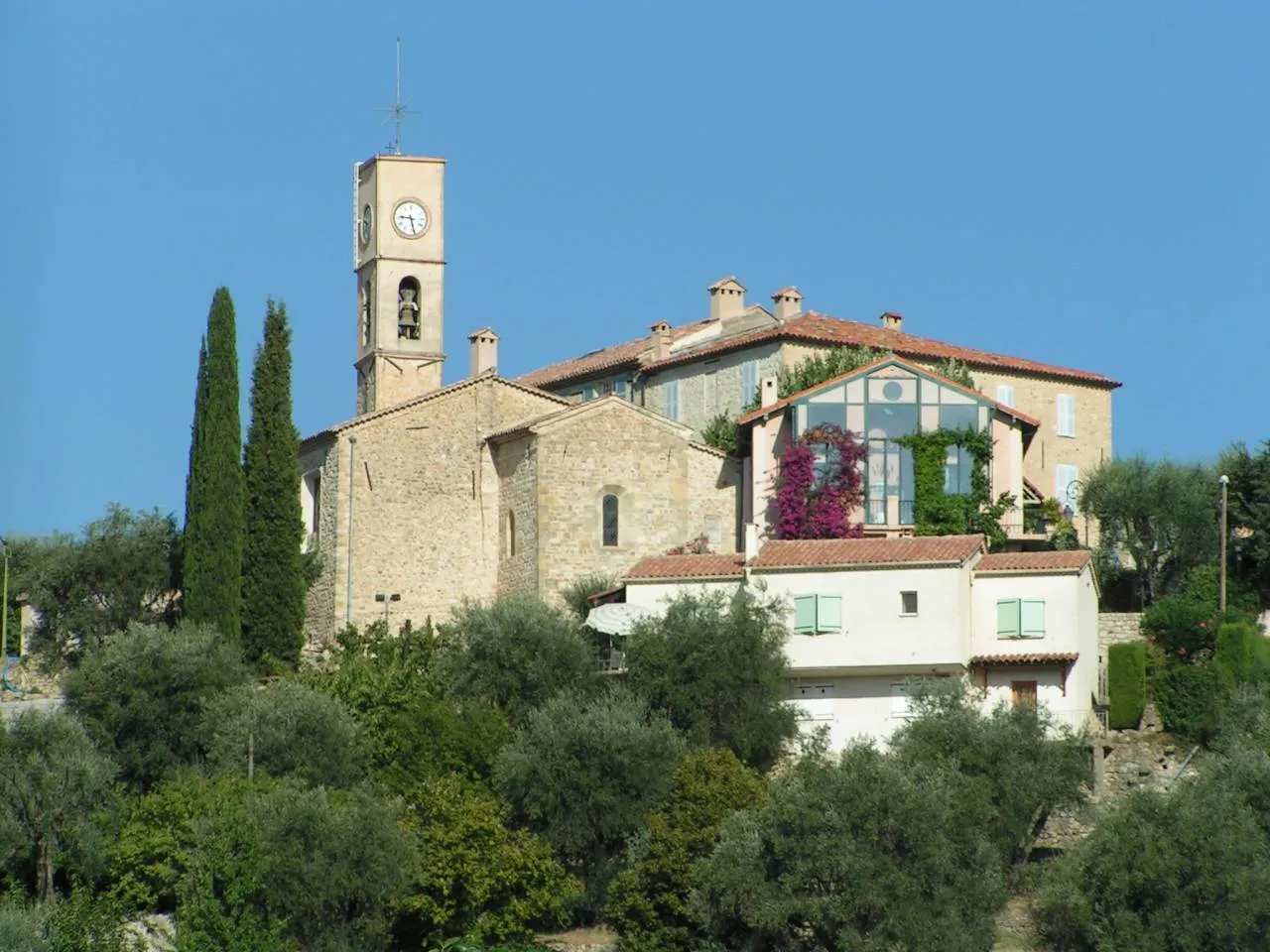 Photo showing: Opio Village in France.