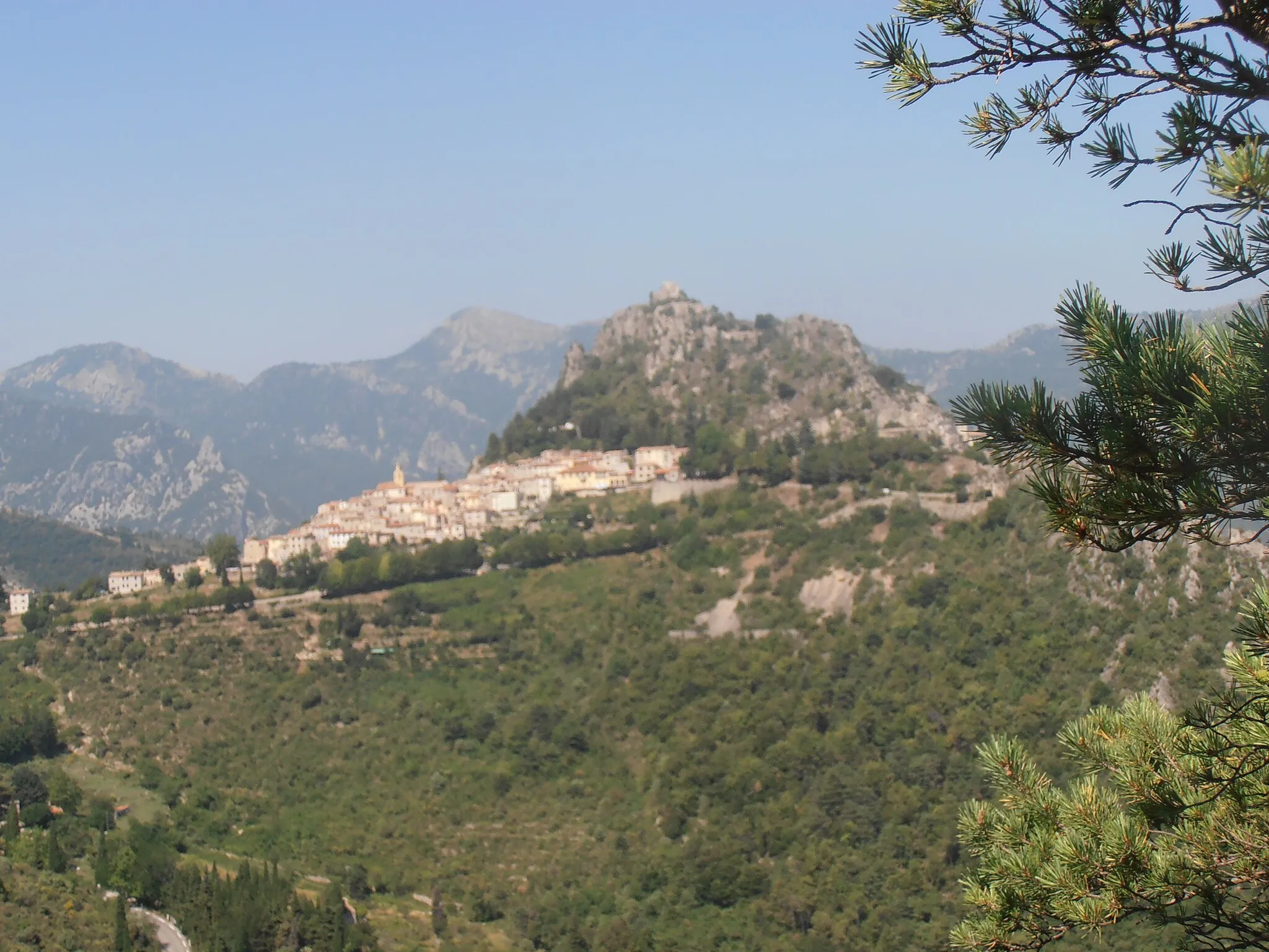 Photo showing: Alpes-Maritimes, Sainte-Agnès, Le village et le site castral