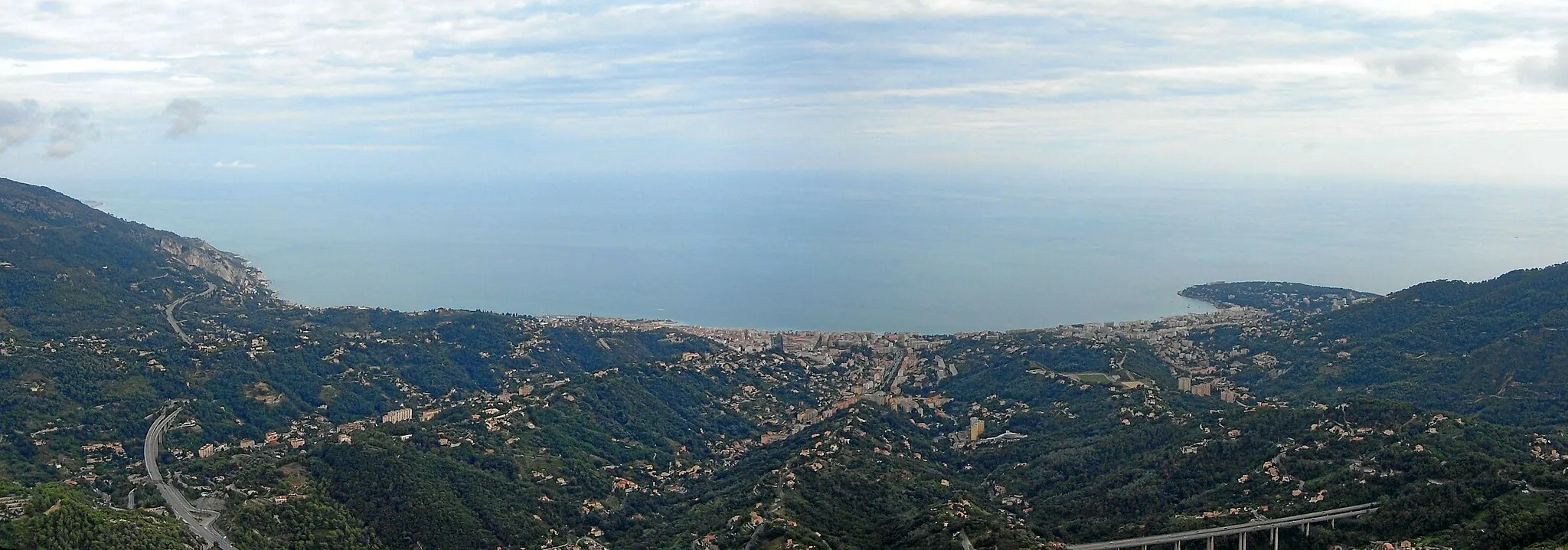 Photo showing: Panorama taken at Sainte-Agnès