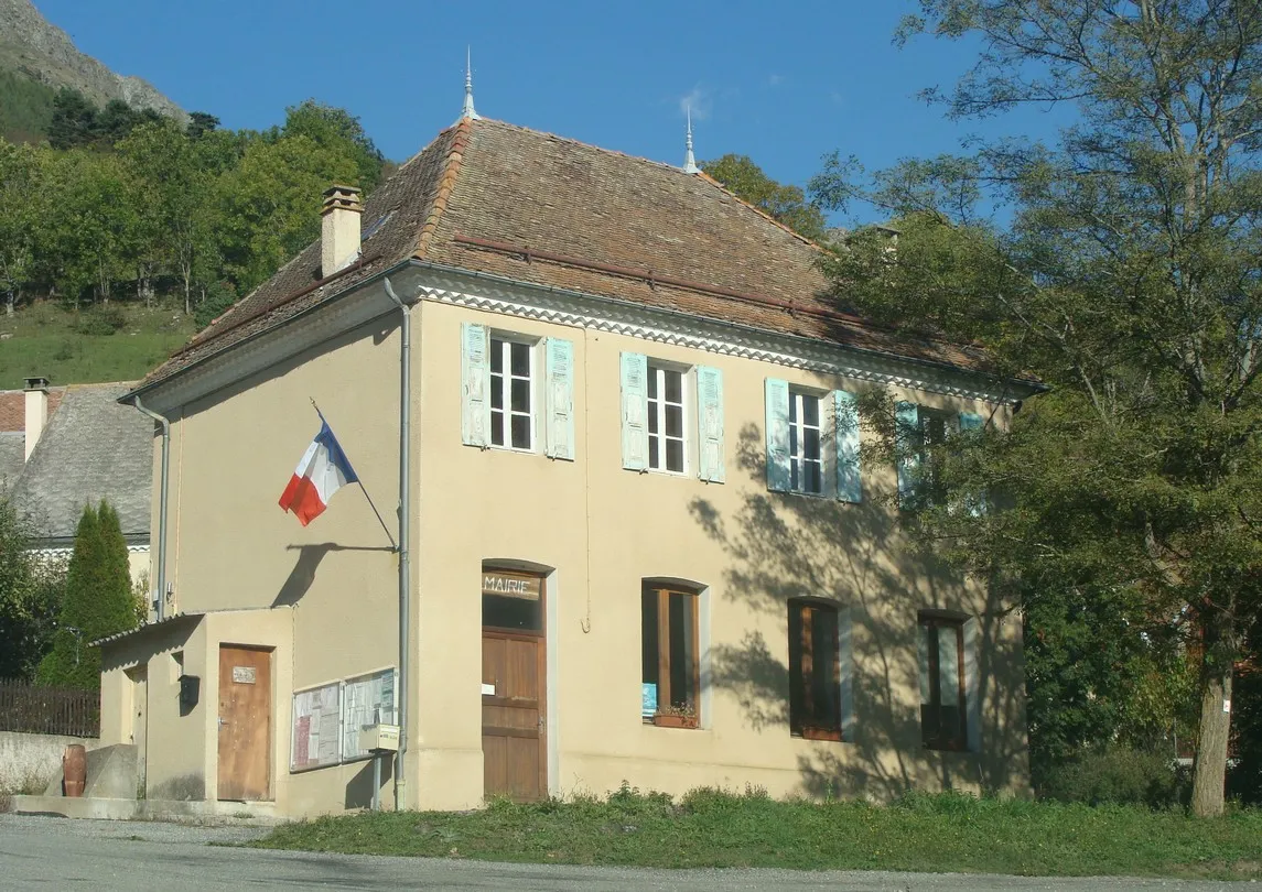 Photo showing: L'ancienne mairie des Infournas, avant la fusion de la commune dans celle de Saint-Bonnet-en-Champsaur.