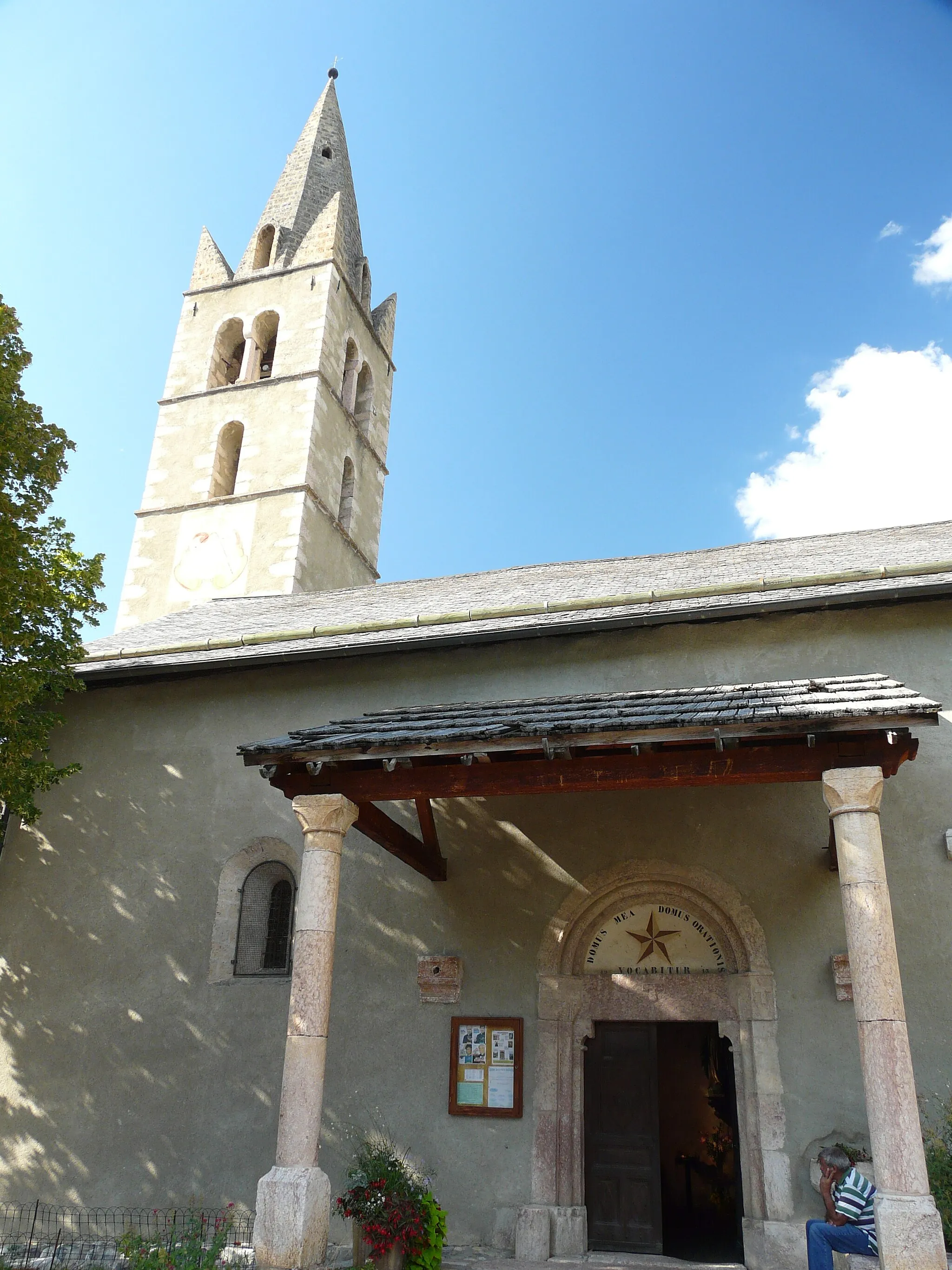 Photo showing: This building is indexed in the base Mérimée, a database of architectural heritage maintained by the French Ministry of Culture, under the reference PA00080565 .