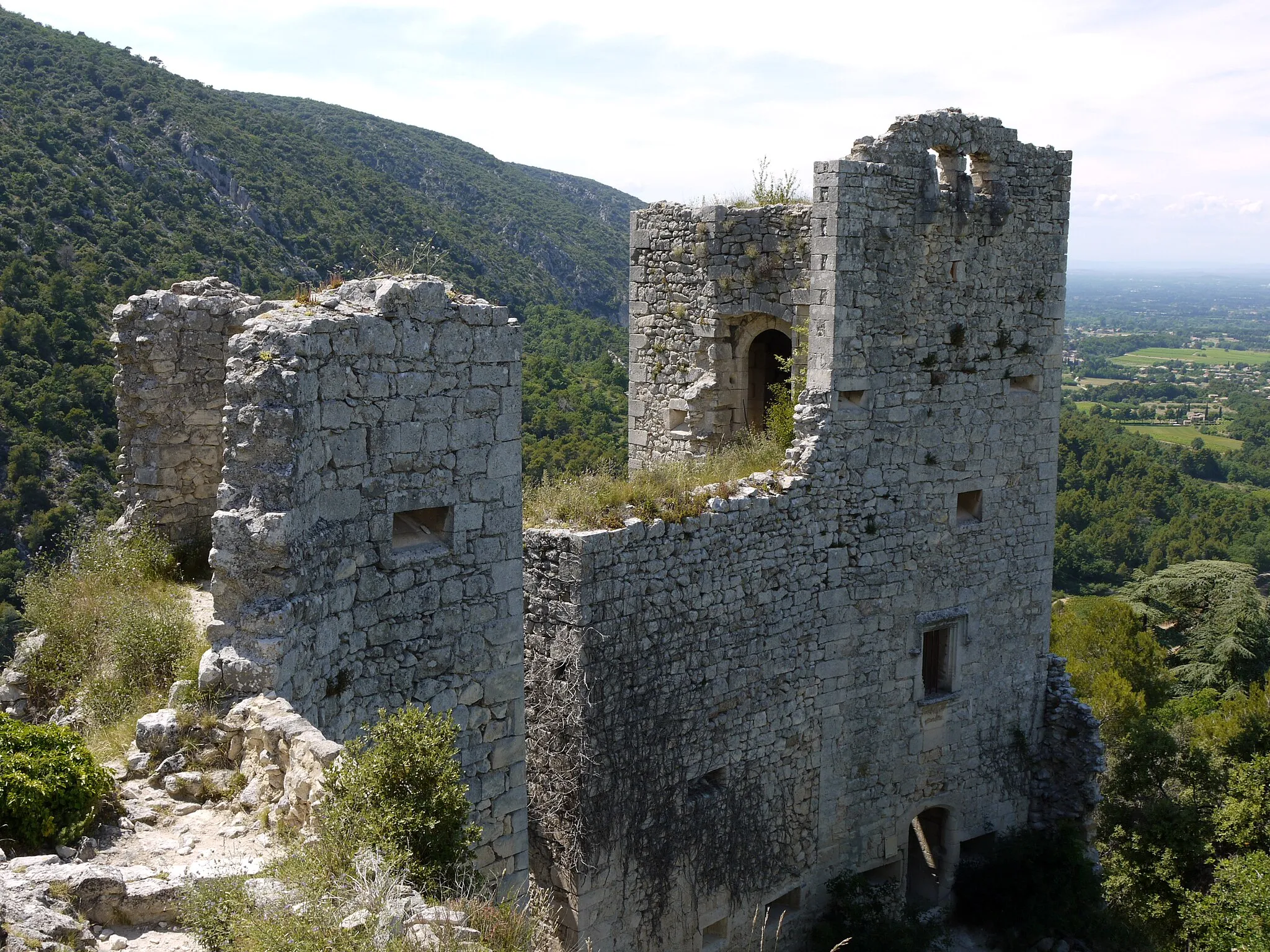 Photo showing: Forteresse Oppede le vieux, Vaucluse, France