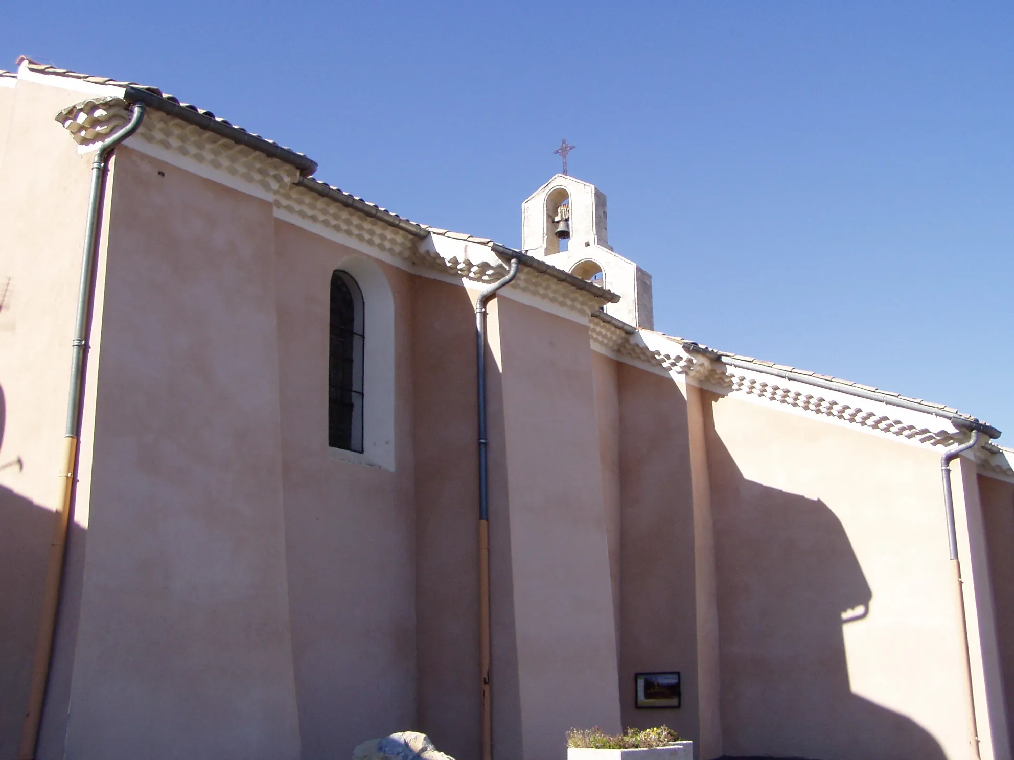 Photo showing: Church of Villeneuve