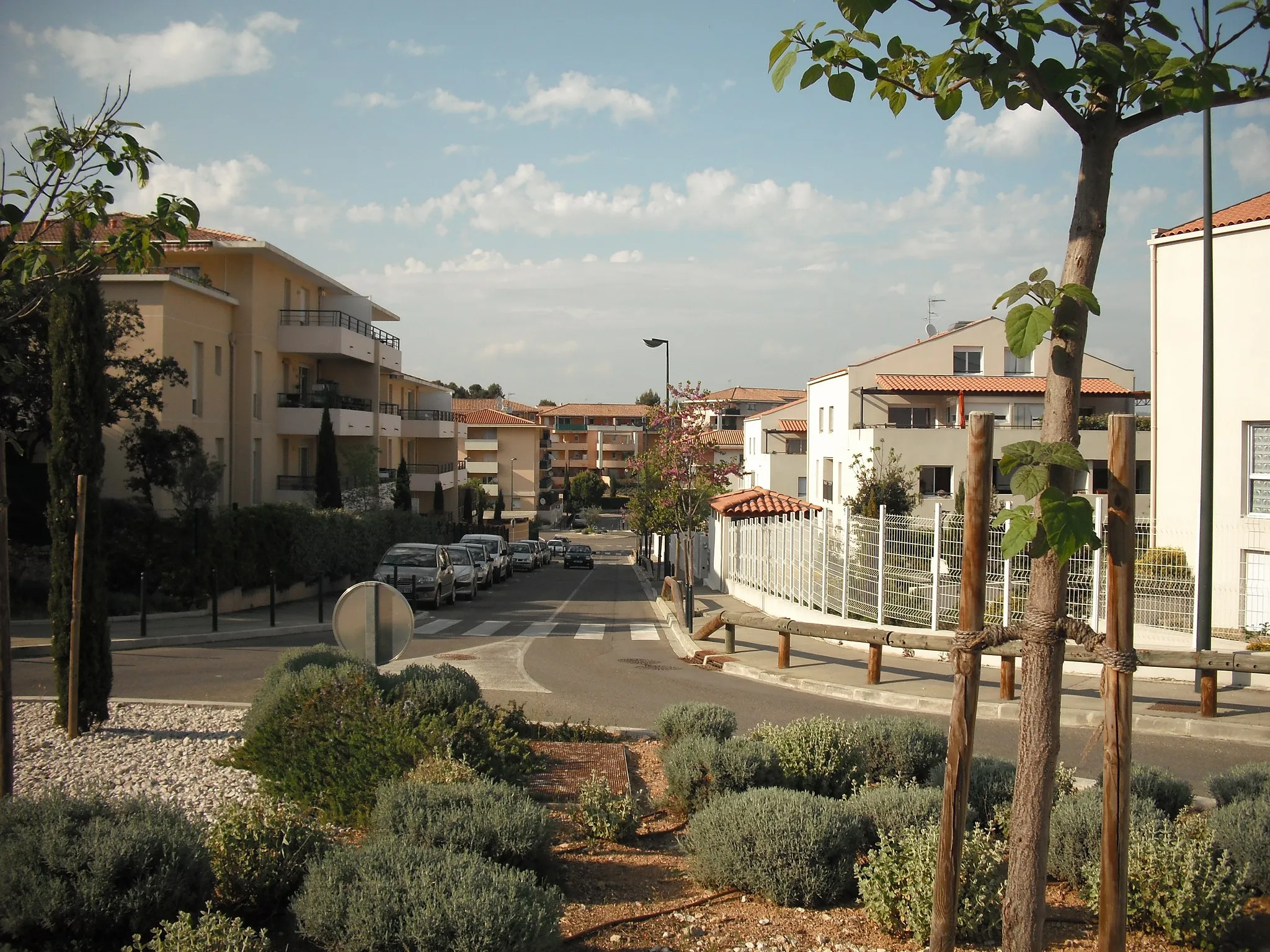 Photo showing: Vue sur le quartier de la Duranne, à Aix-en-Provence