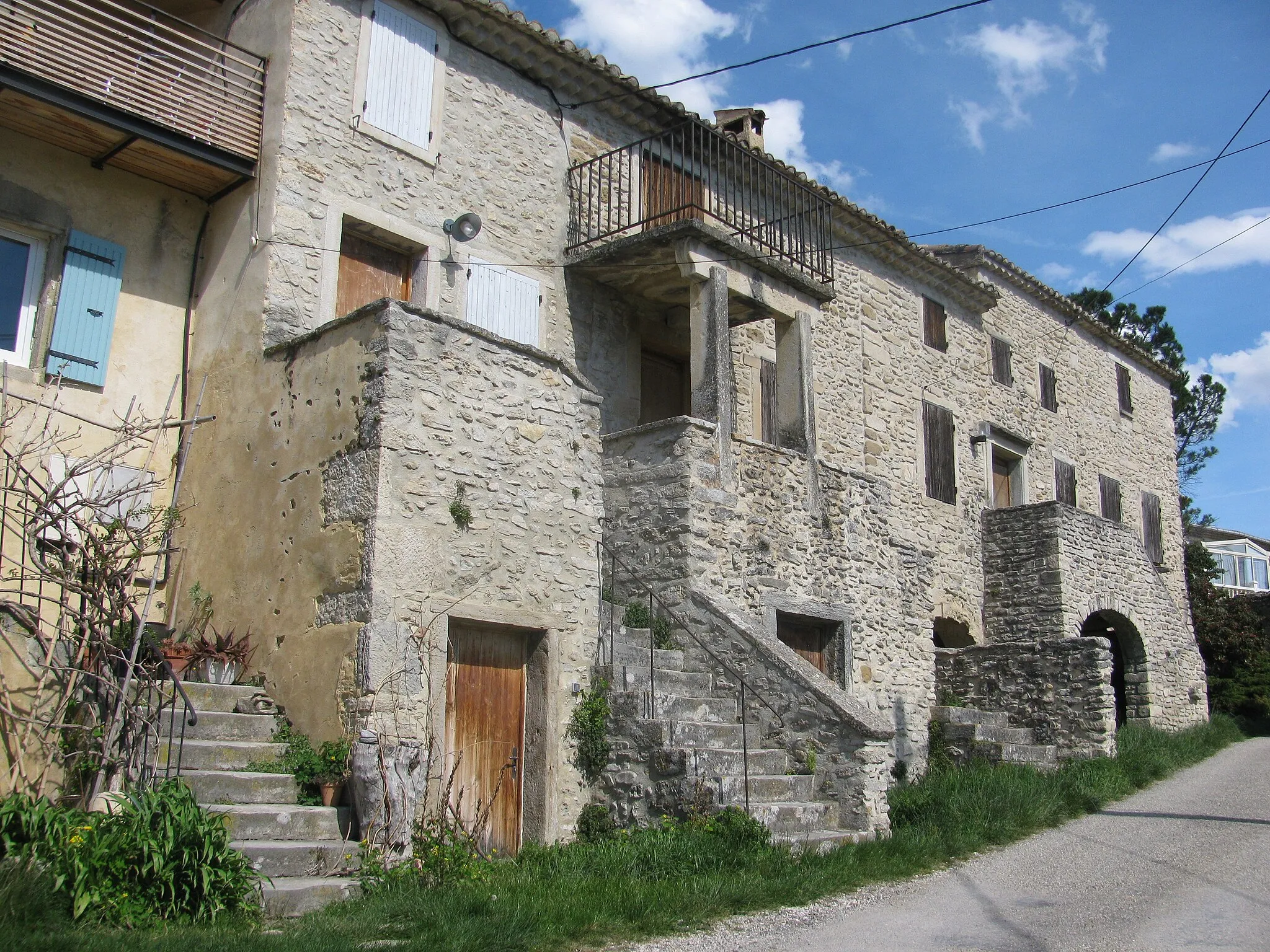Photo showing: Maisons à pontin dites en hauteur