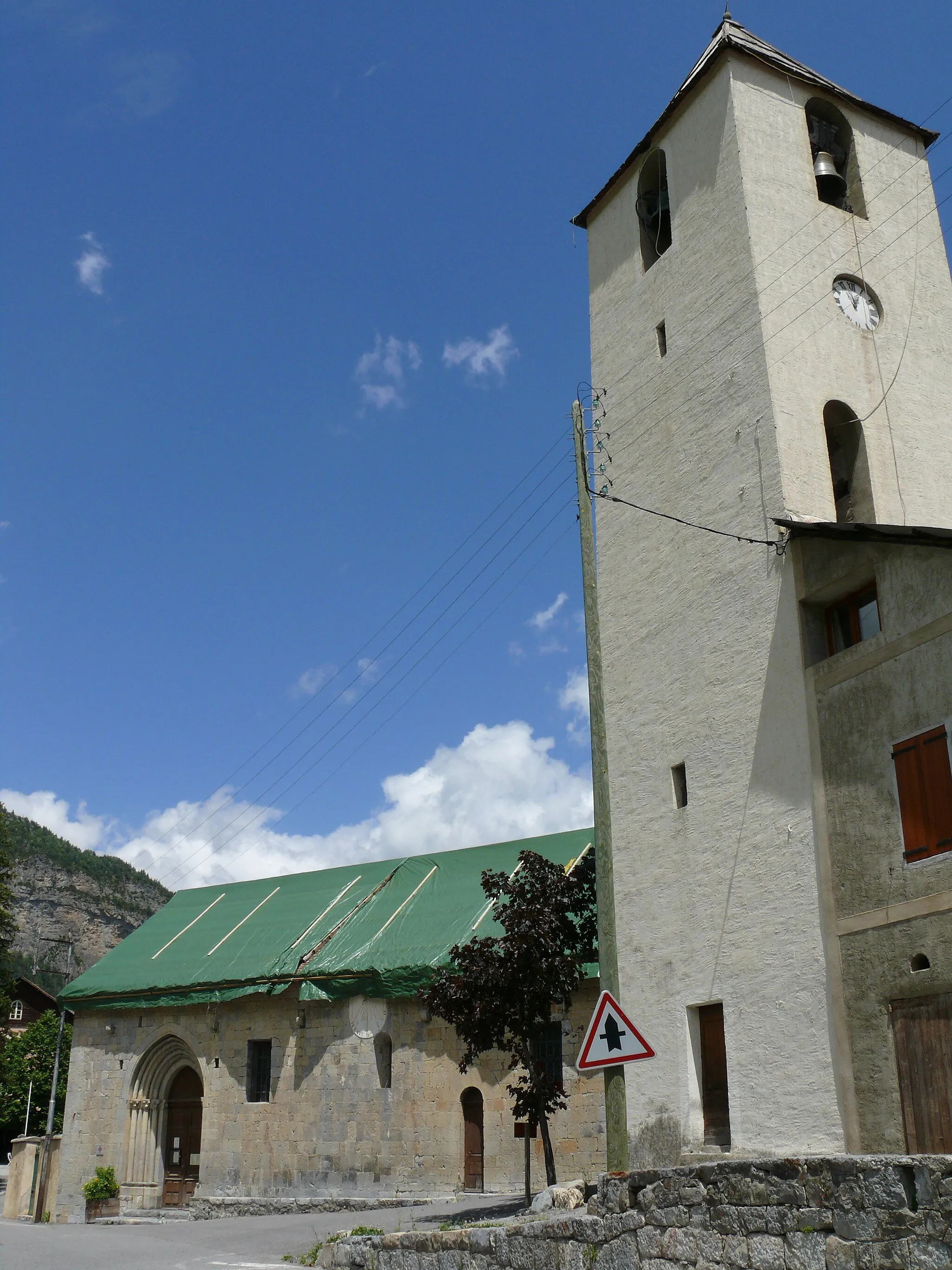Photo showing: Saint-Martin-d'Entraunes - L'église Saint-Martin et le clocher