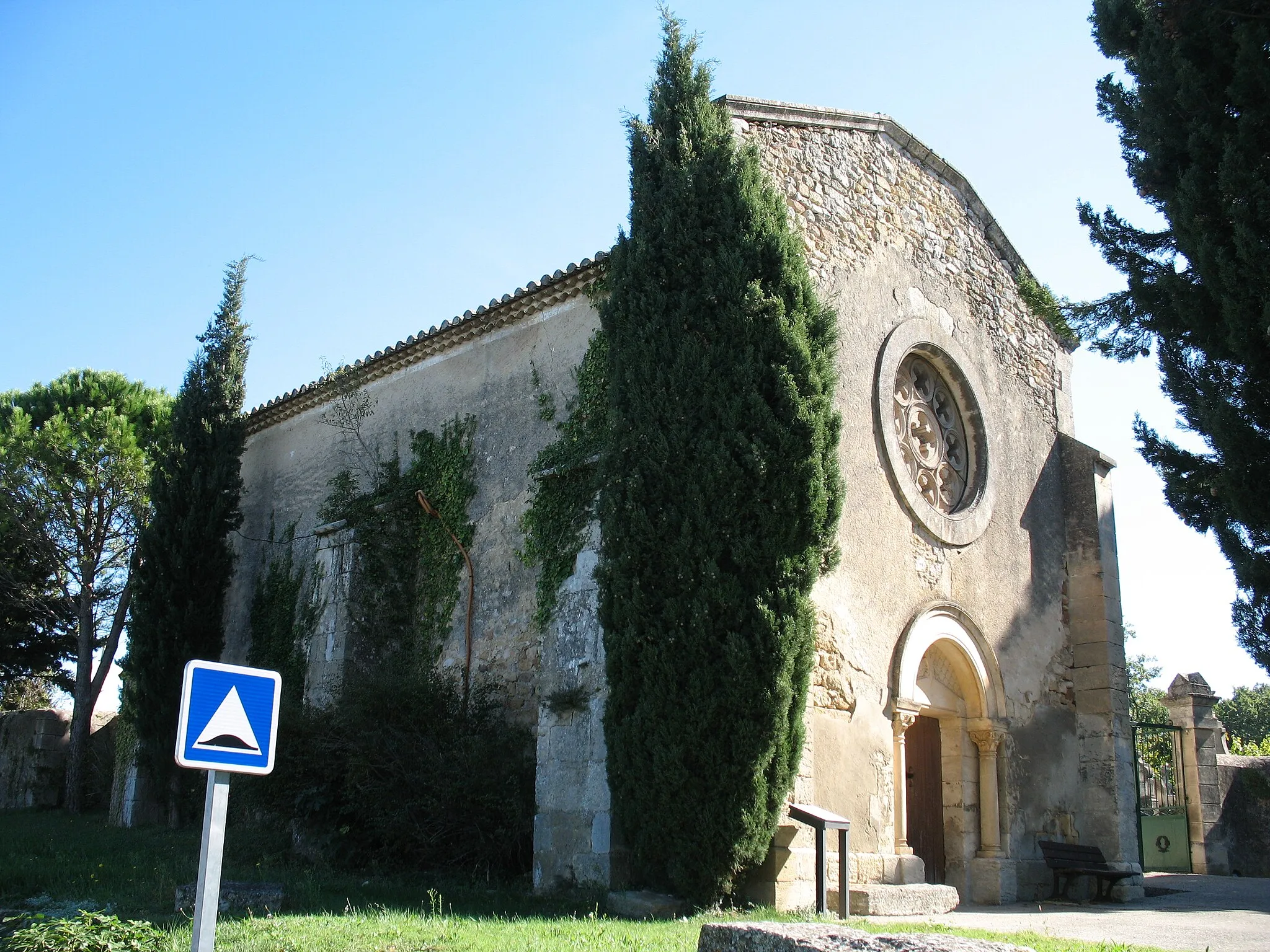 Photo showing: France - Provence - Bouches-du-Rhône - Chapel Saint Pierre in Alleins