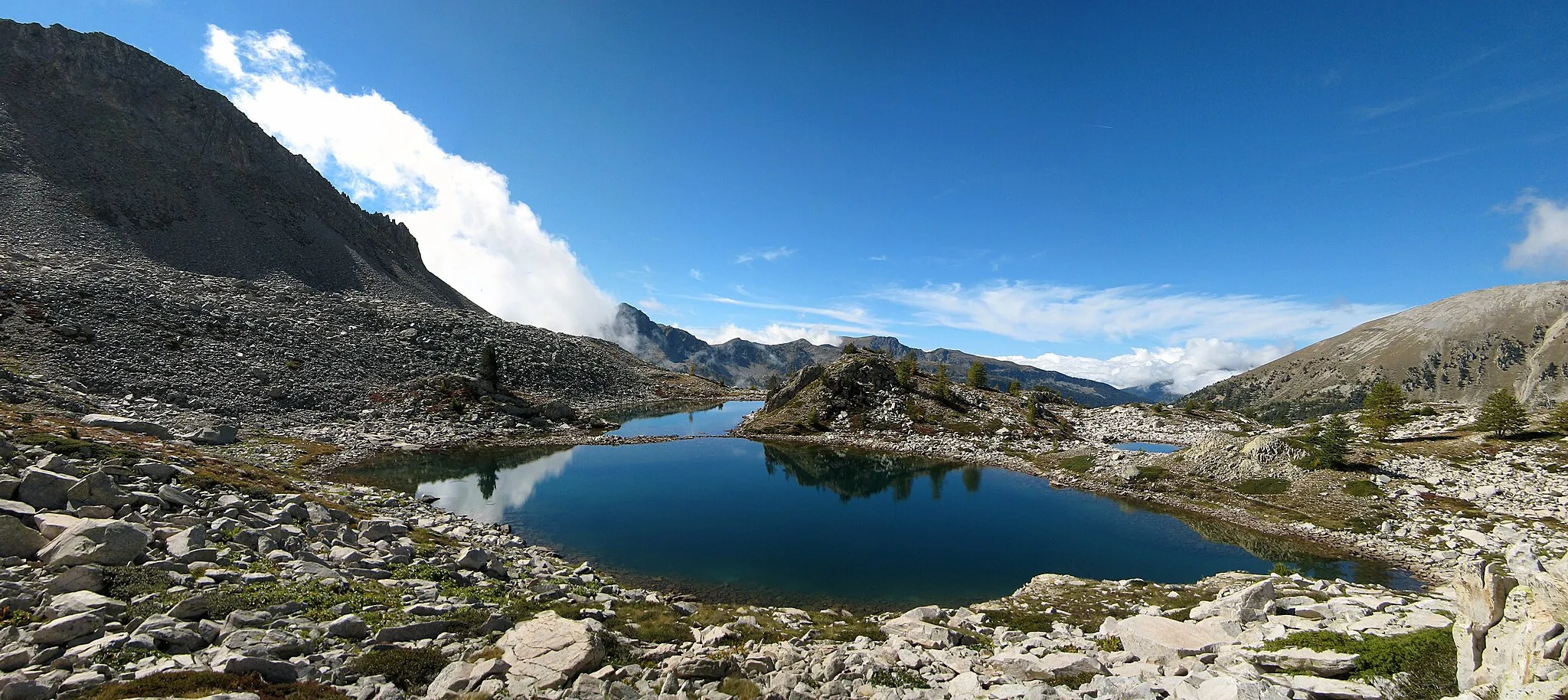 Photo showing: Lacs de Frémamorte