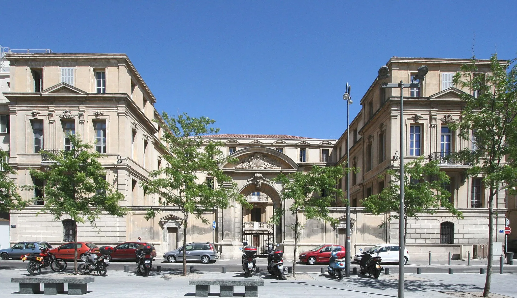 Photo showing: Hôtel de police à Marseille, dit "évêché", car ancien palais épiscopal de Marseille, inscrit monument historique.