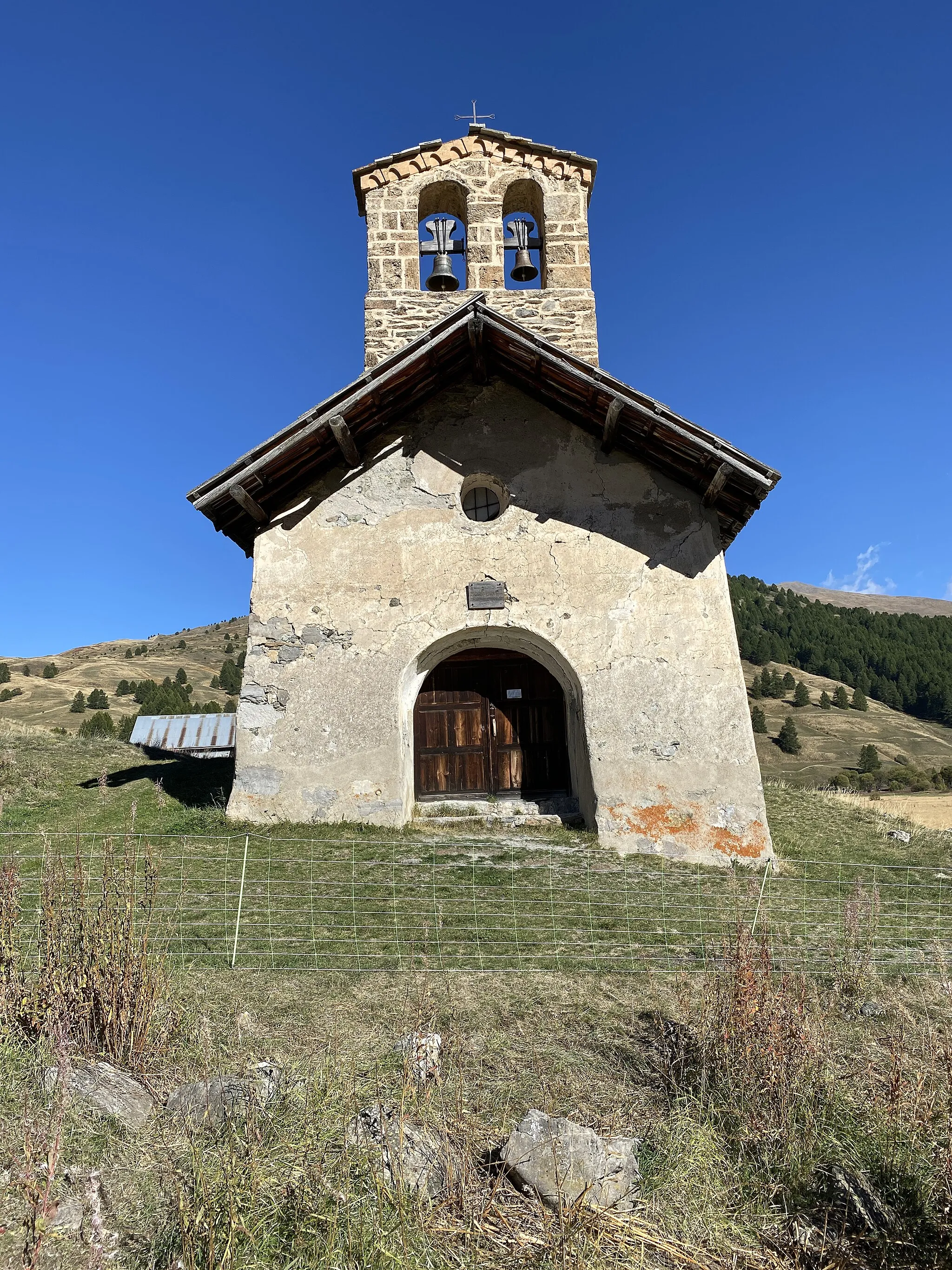 Photo showing: This building is indexed in the base Mérimée, a database of architectural heritage maintained by the French Ministry of Culture, under the reference IA05000733 .