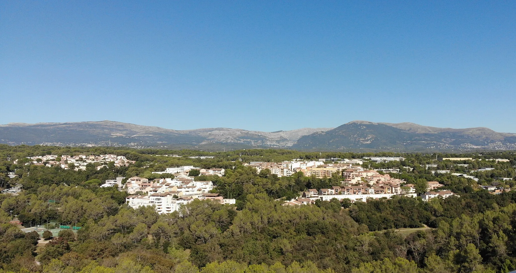 Photo showing: View of Garbejaïre (Sophia Antipolis, France)