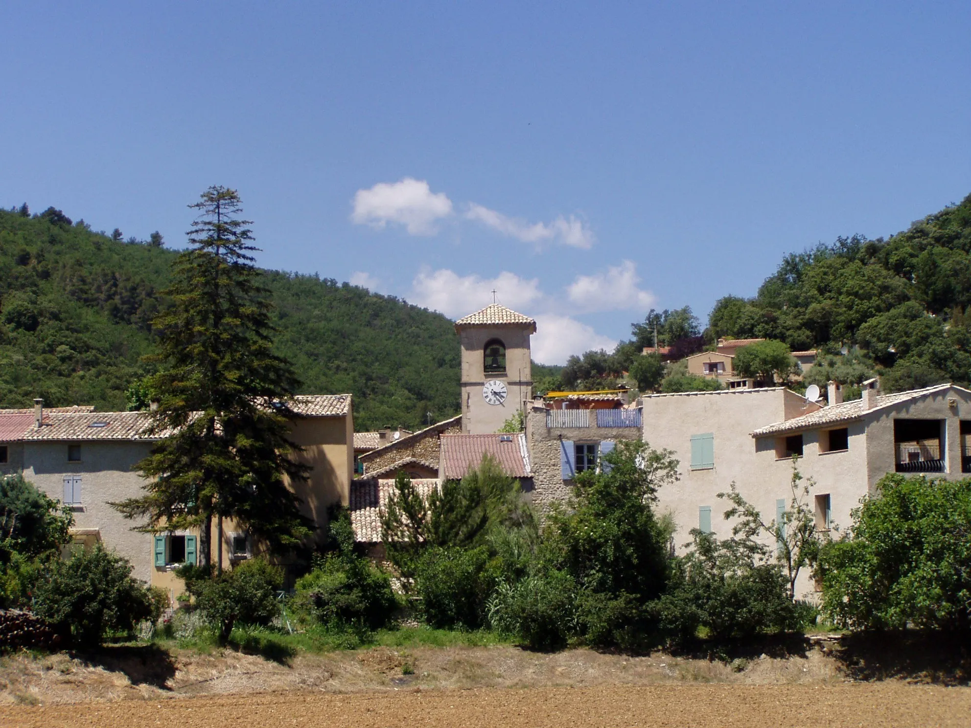 Photo showing: The village of Le Castellet