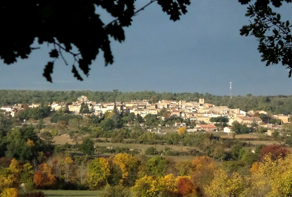 Photo showing: Le village de Montmeyan côté est dans le Var