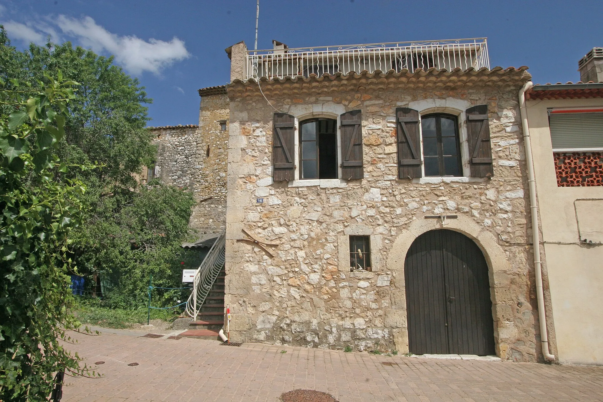 Photo showing: aisles in Baudinard-sur-Verdon
Camera location 43° 42′ 59.92″ N, 6° 08′ 05.56″ E View this and other nearby images on: OpenStreetMap 43.716644;    6.134877