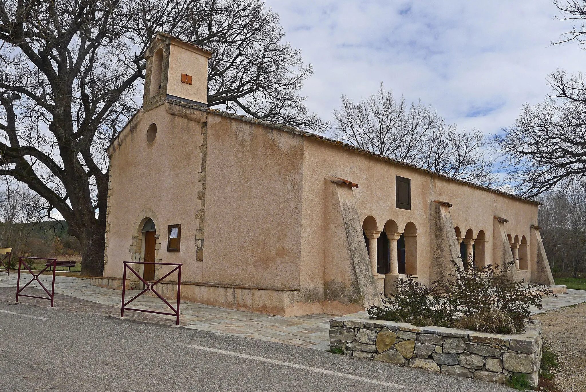Photo showing: The church of Saint-Antonin-du-Var