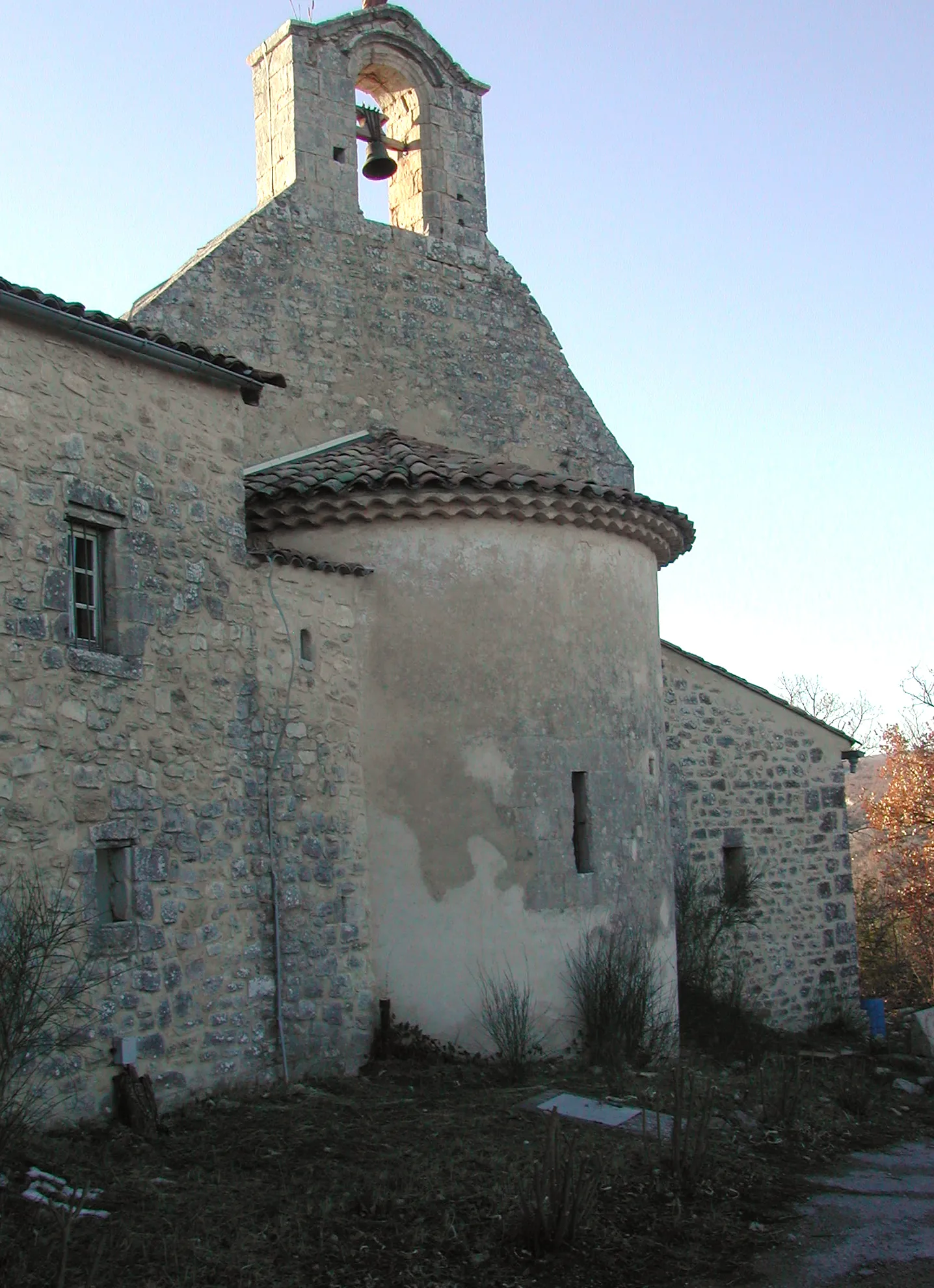 Photo showing: Prieuré de Chateauneuf, l'église, chevet.