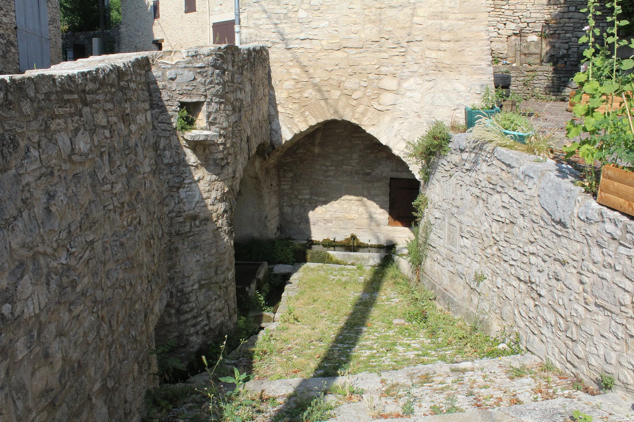 Photo showing: Fontaine de Diane, Fontienne.