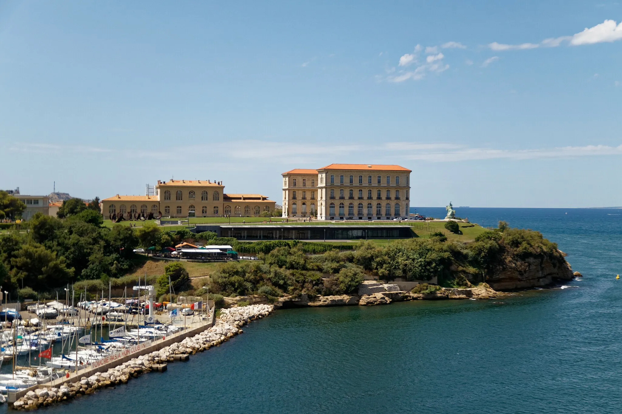 Photo showing: Palais du Pharo in Marseille, vom Fort Saint-Jean aus gesehen