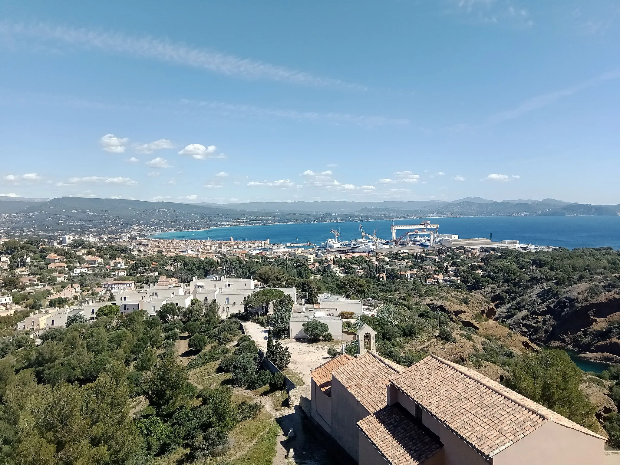 Photo showing: La Ciotat depuis la chapelle Notre-Dame-de-la-Garde, Bouches-du-Rhône, France