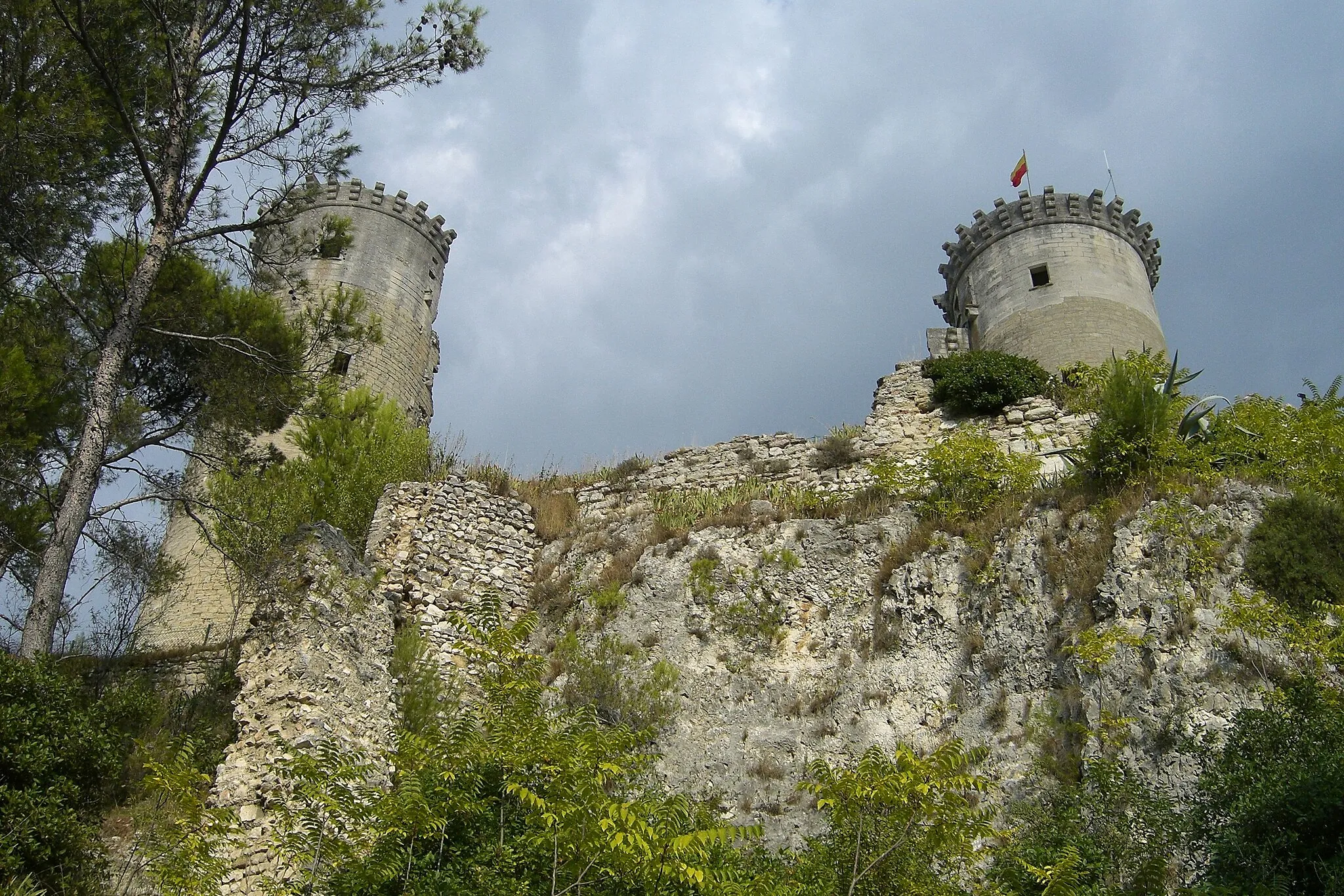 Photo showing: Chateau a Chateaurenard