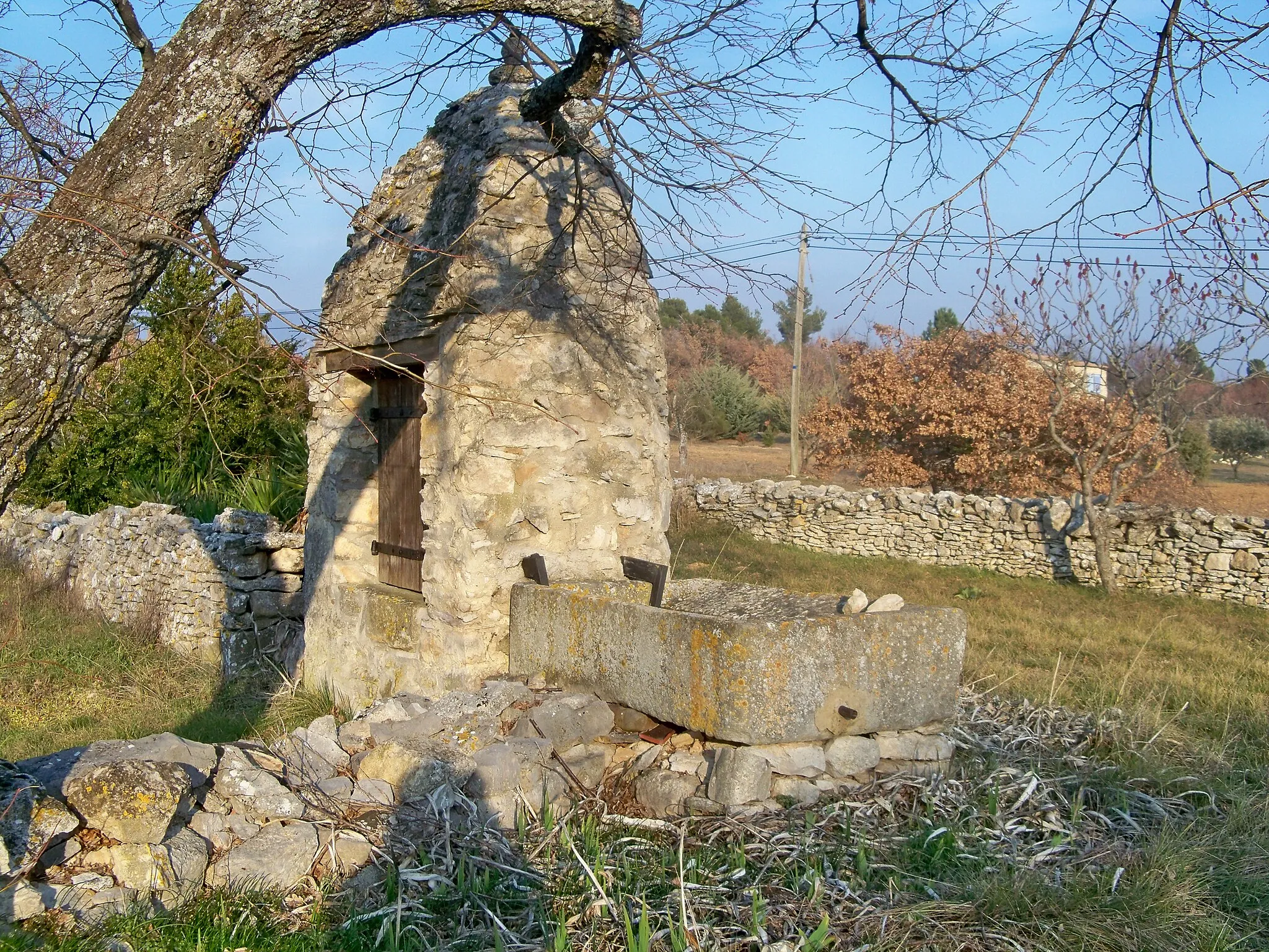 Photo showing: Puit couvert à Apt,Vacluse, France