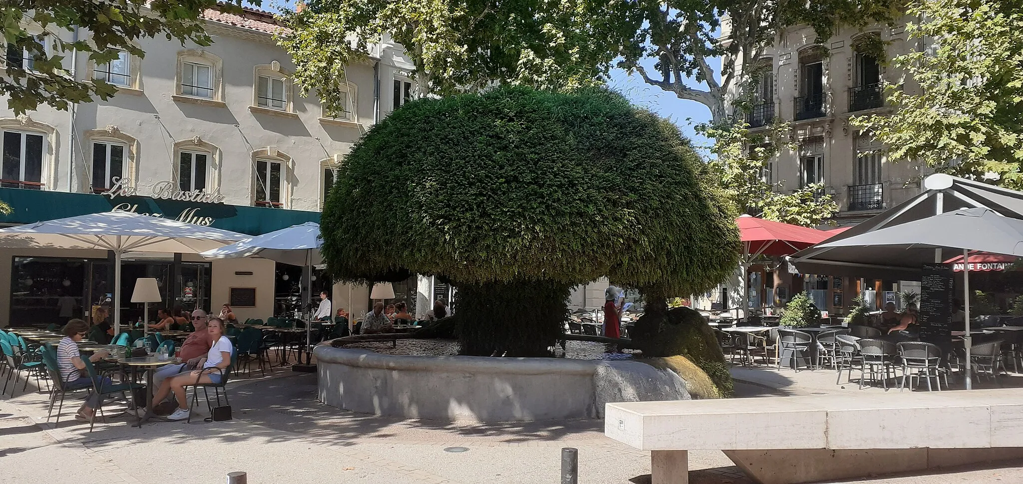 Photo showing: La Grande fontaine ou Fontaine moussue