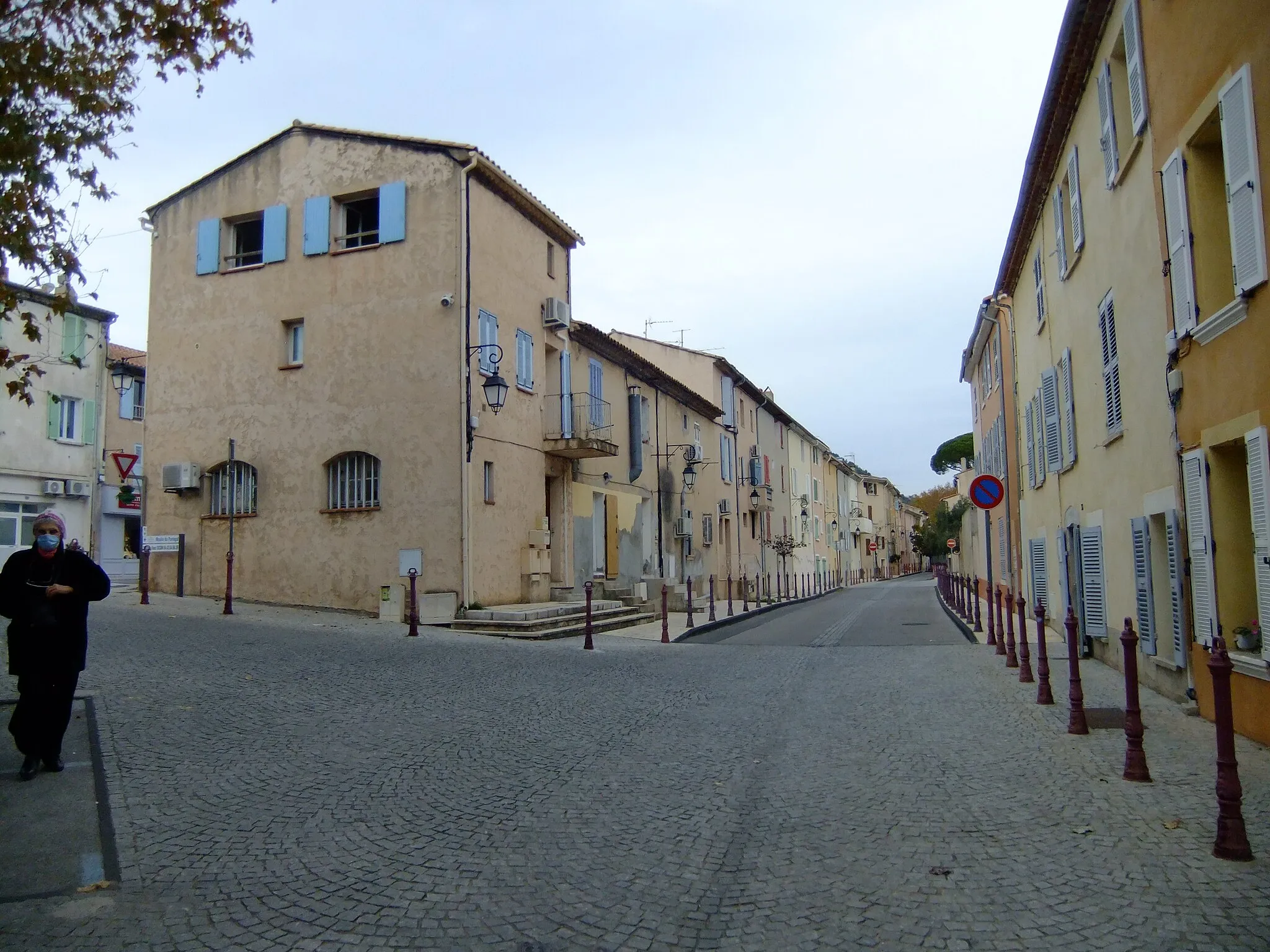 Photo showing: Rue Carnot - La Farlède, Var, France