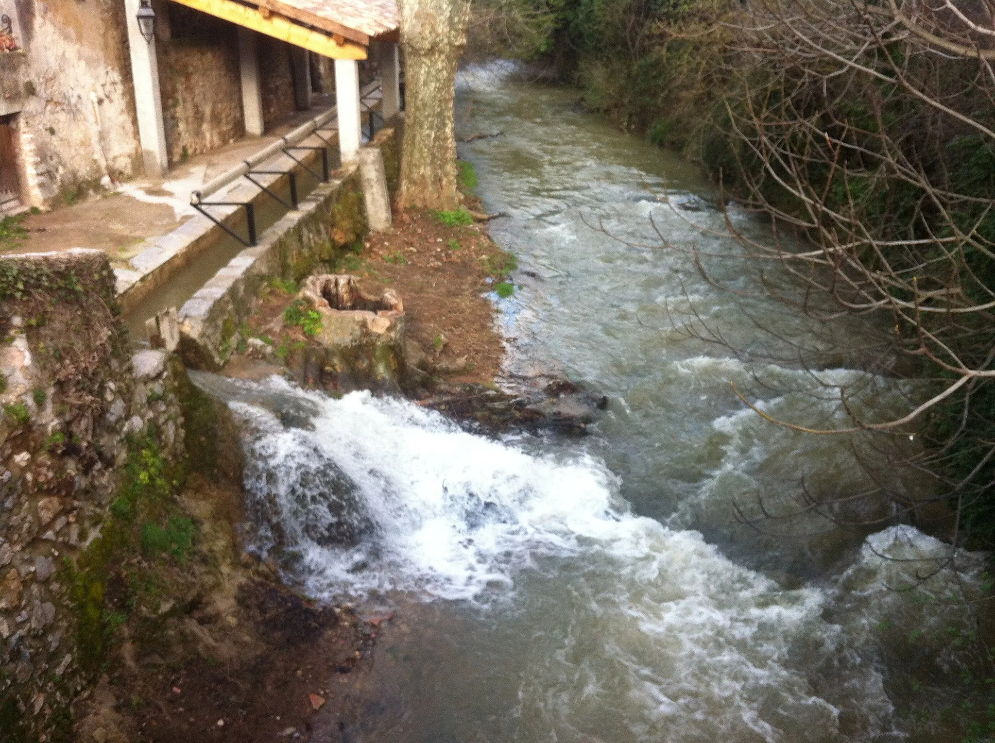 Photo showing: lavoir