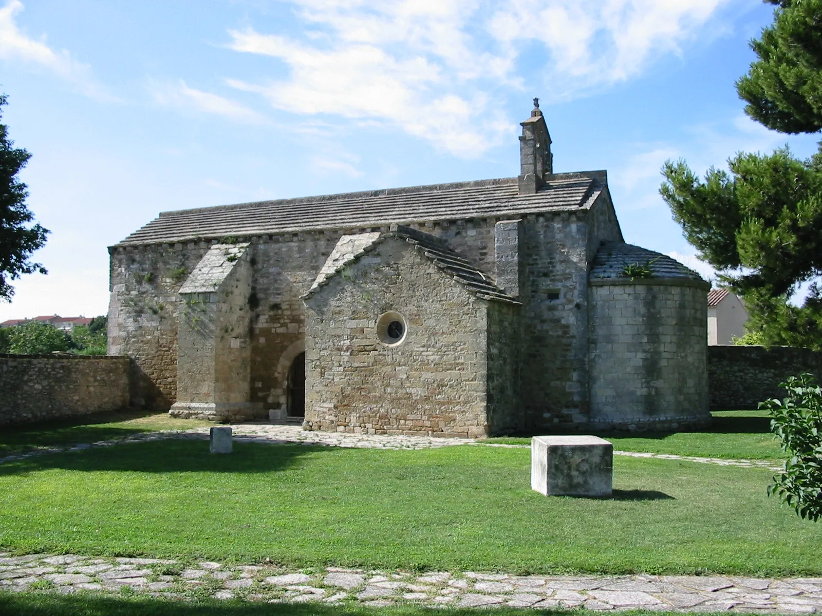 Photo showing: This building is indexed in the base Mérimée, a database of architectural heritage maintained by the French Ministry of Culture, under the reference PA00081310 .