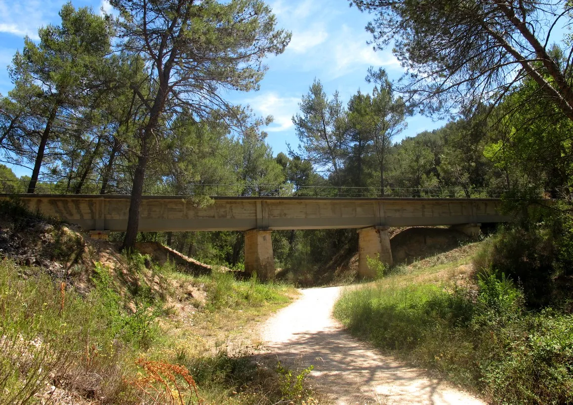 Photo showing: Le site du pont-canal des vallons de Simiane.