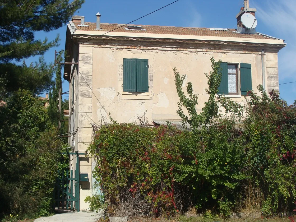 Photo showing: L'ancienne gare de la Bouilladisse, vue côté rue.