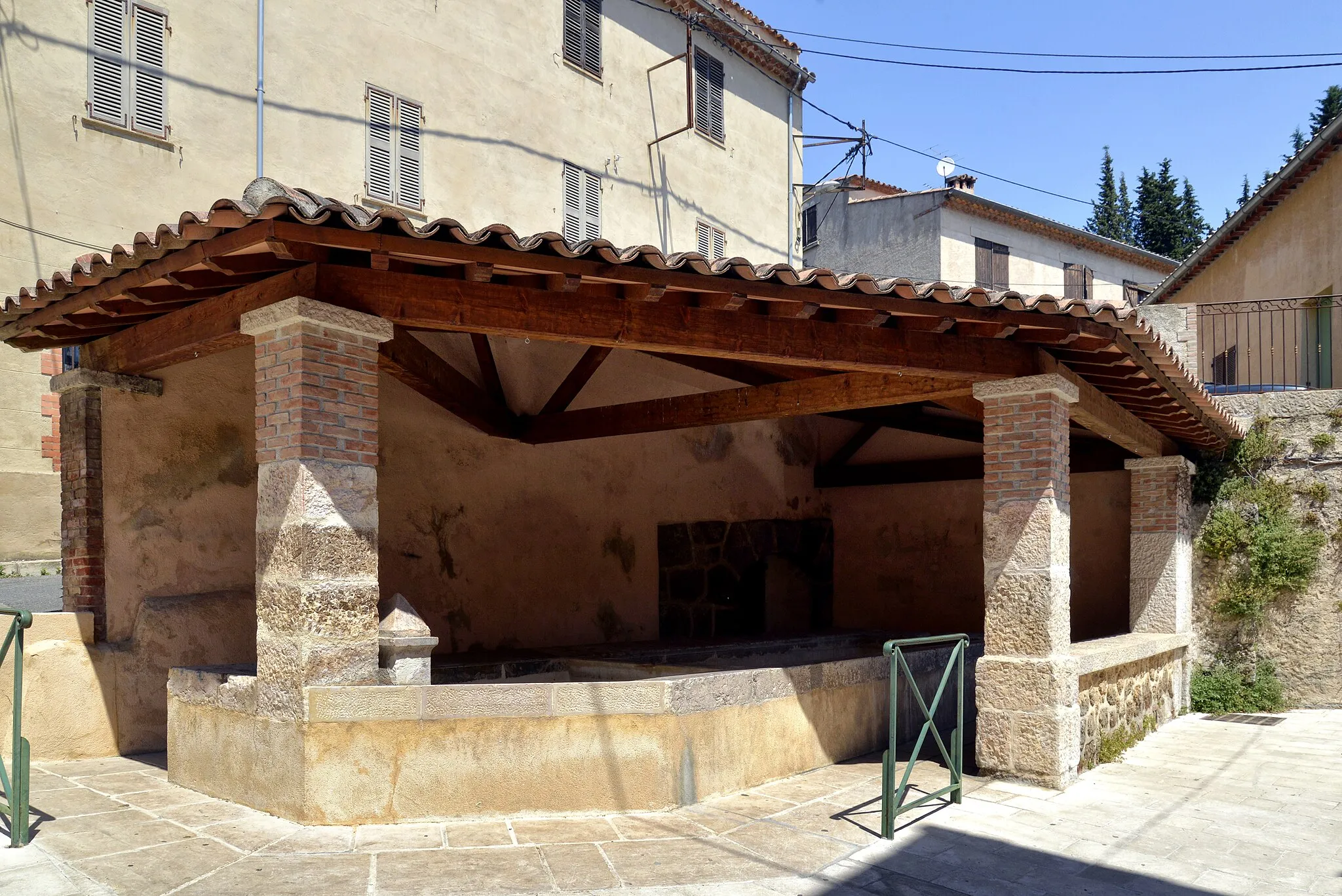 Photo showing: Salernes, Var (Provence-Alpes-Côte d'Azur) - Le lavoir