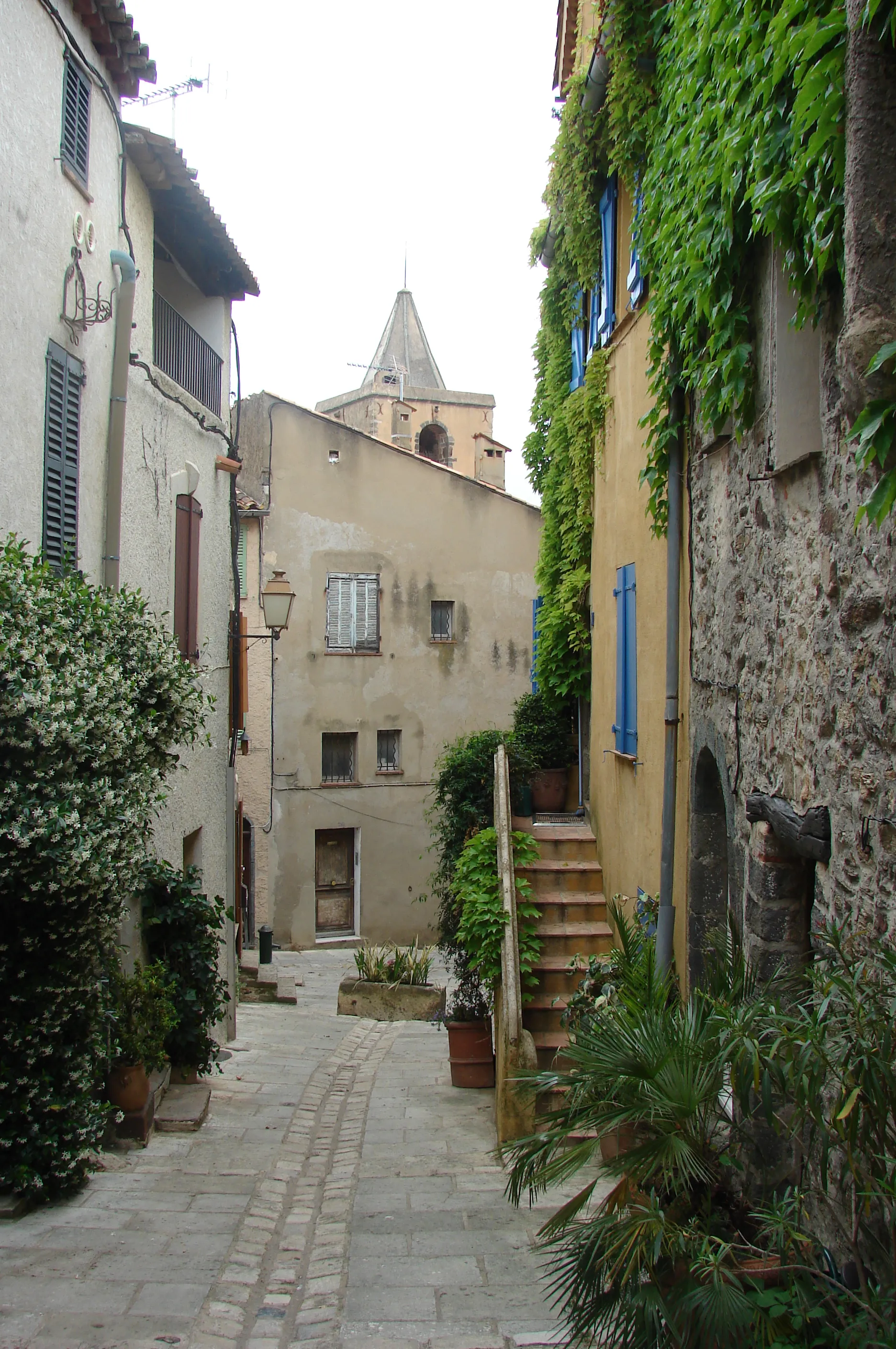 Photo showing: Grimaud