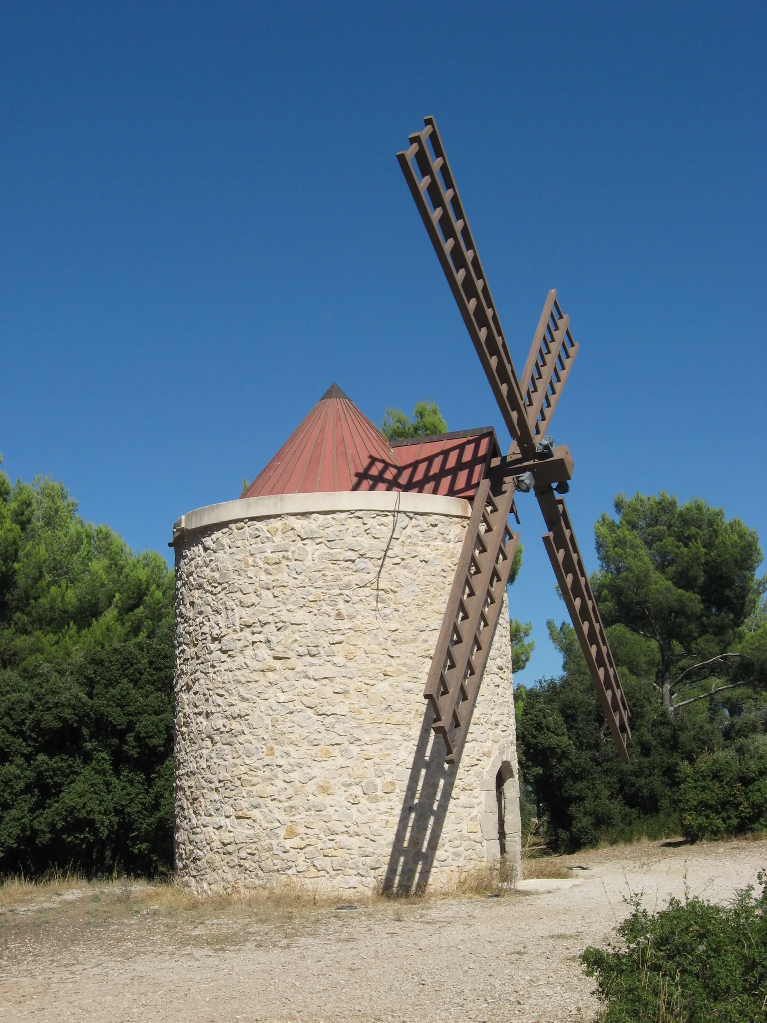 Photo showing: Moulin du Rousset (Bouches-du-Rhône), France