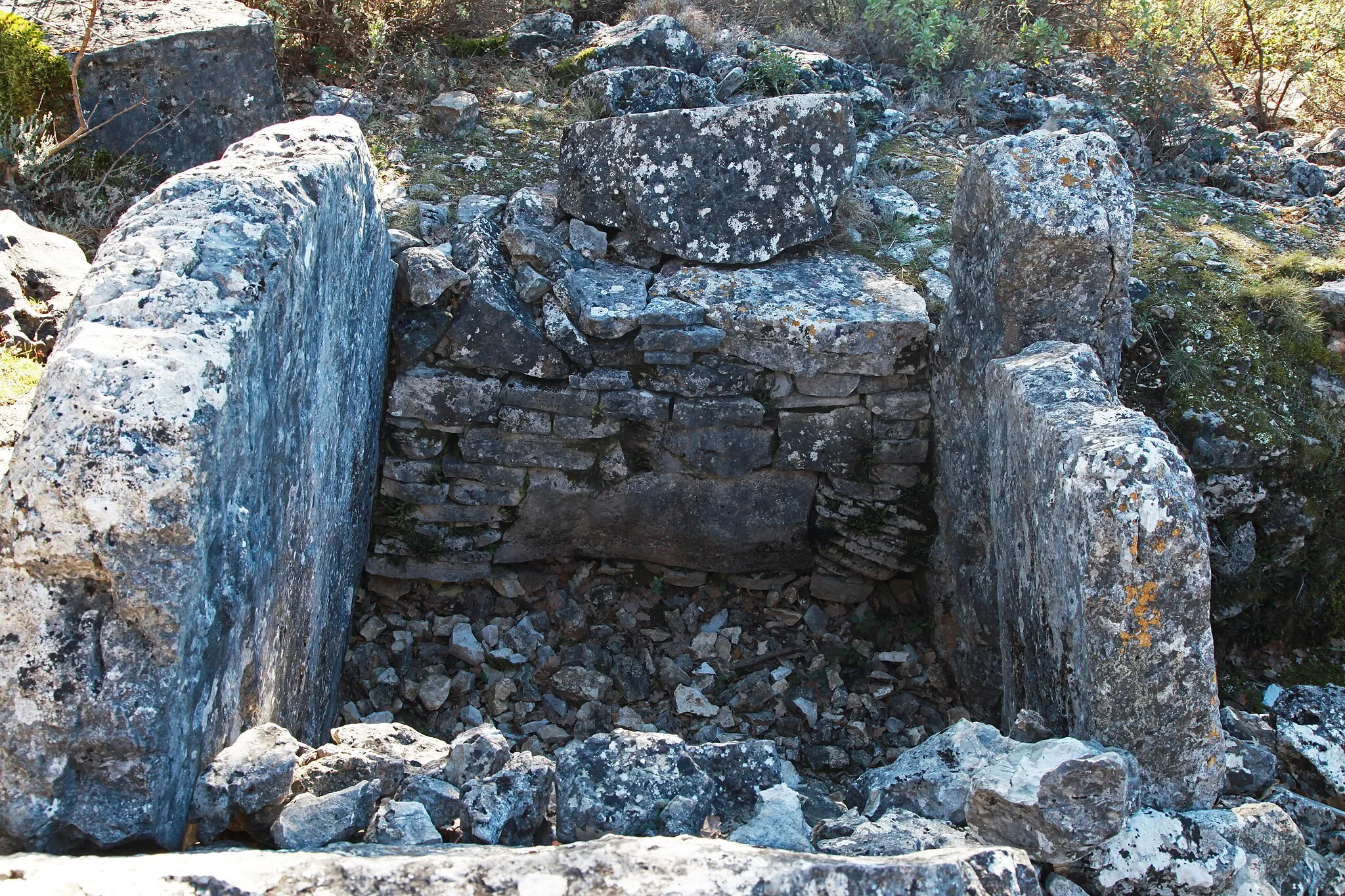 Photo showing: Saint-Cézaire-sur-Siagne - Dolmen des Puades