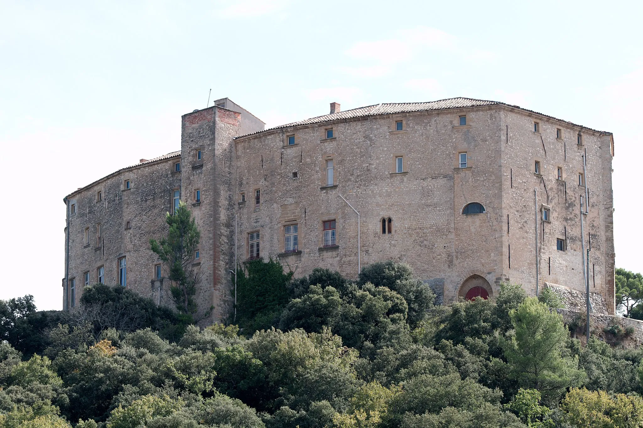 Photo showing: The castle of Meyrargues, Bouches-du-Rhône (France).