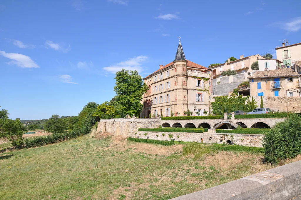 Photo showing: Valensole, le château et son parc