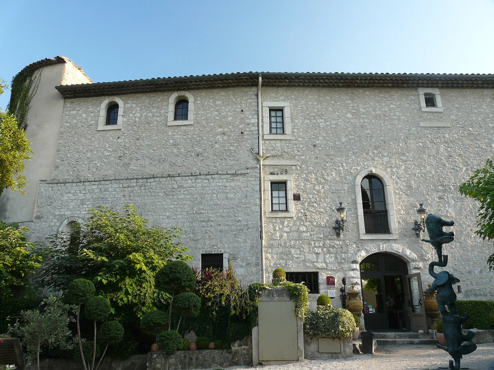 Photo showing: This building is inscrit au titre des monuments historiques de la France. It is indexed in the base Mérimée, a database of architectural heritage maintained by the French Ministry of Culture, under the reference PA00080710 .