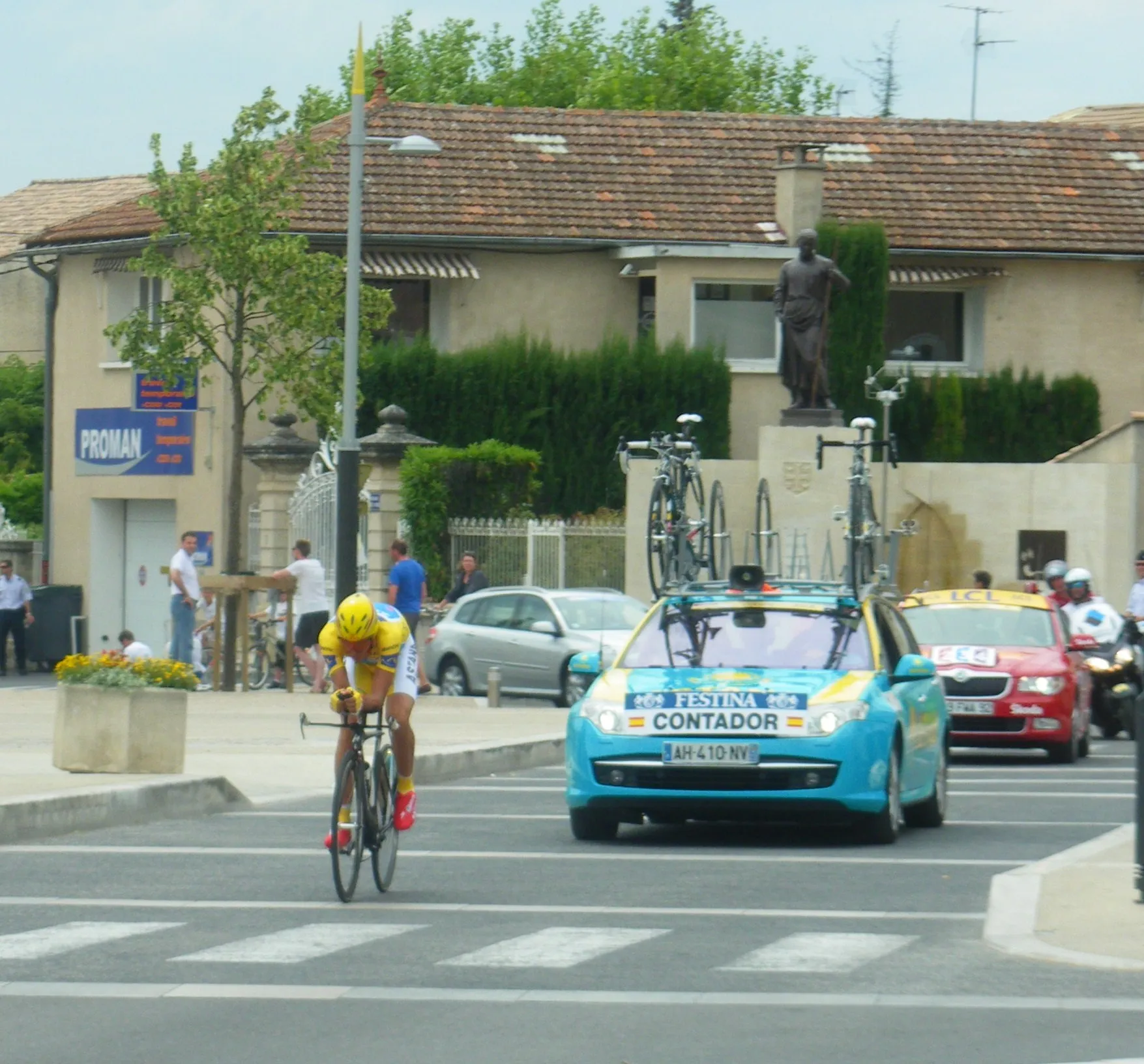 Photo showing: Alberto Contador lors de la 3ème étape du Dauphiné Libéré 2010 (Monteux - Sorgues)