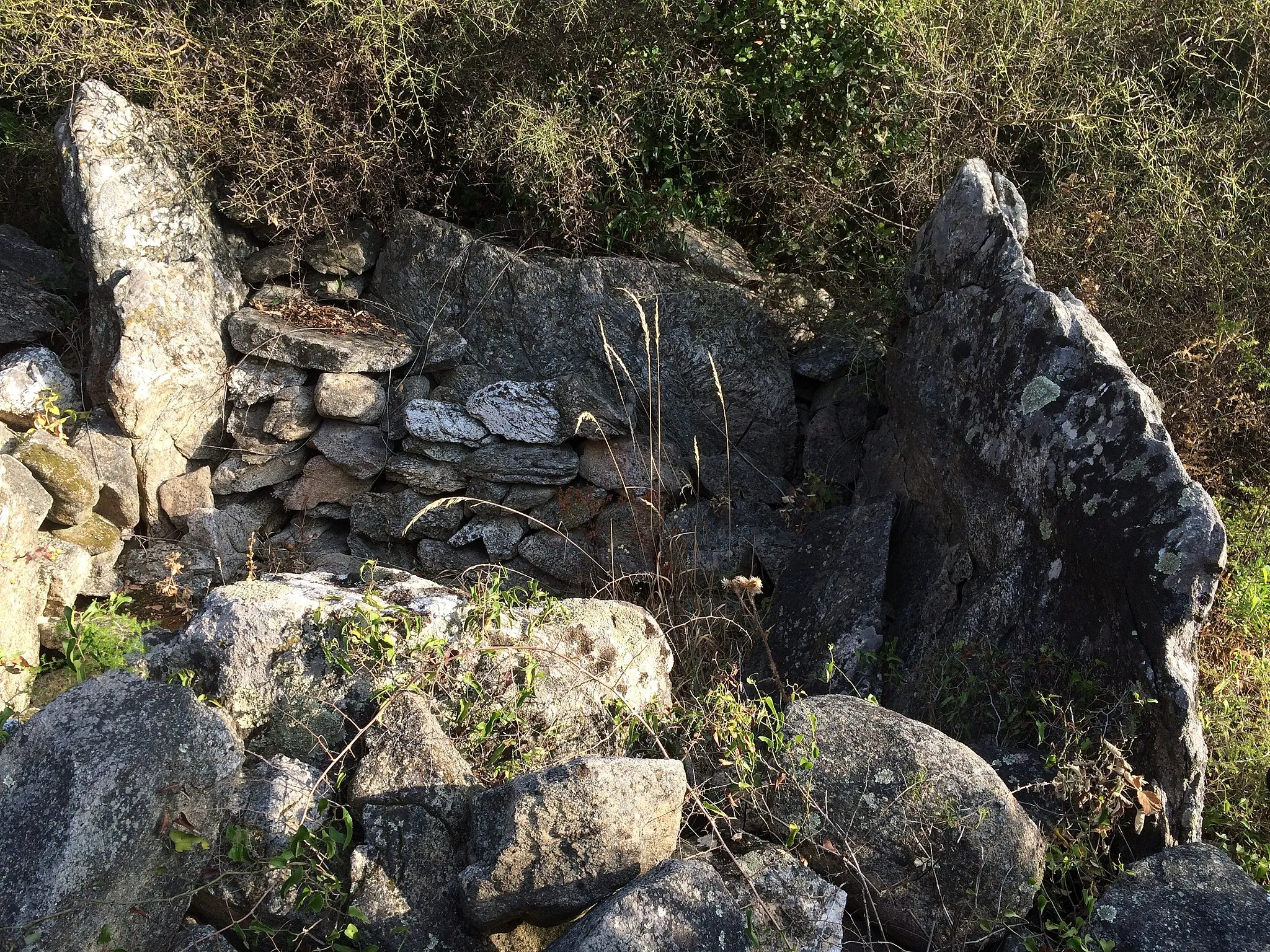 Photo showing: Dolmen St Sébastien II