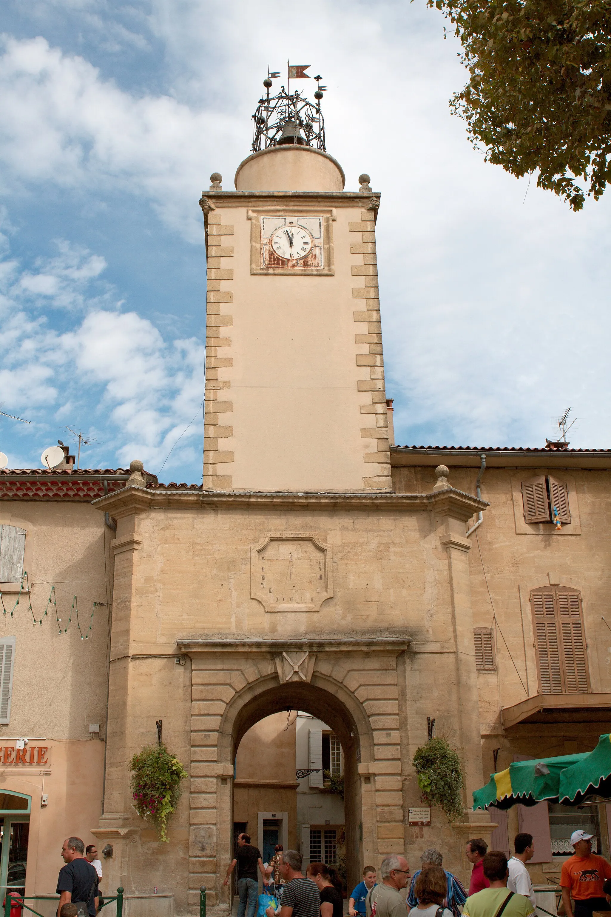 Photo showing: Bell tower of the 17th century in Peyrolles-en-Provence, Bouches-du-Rhône (France).