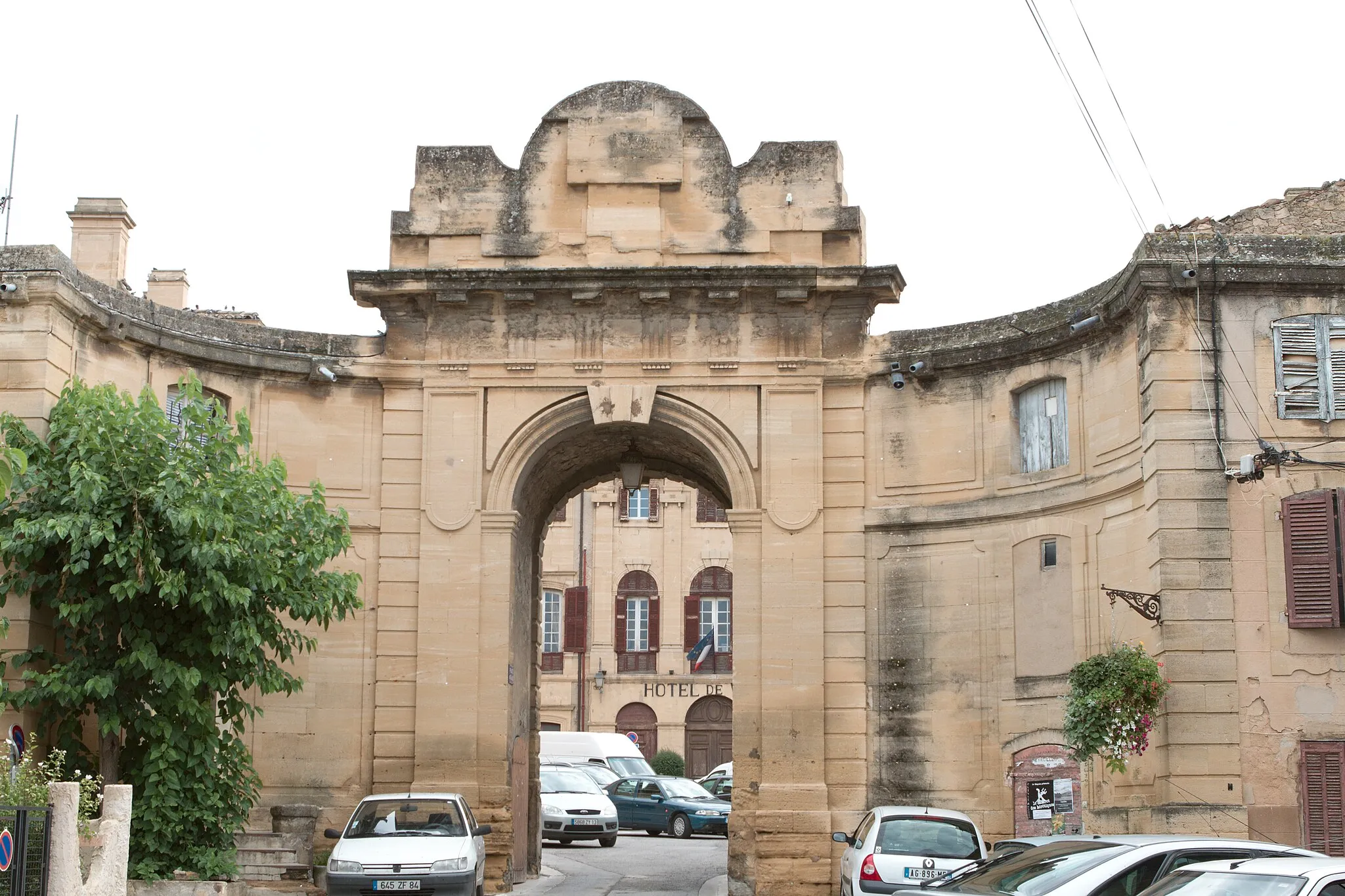 Photo showing: The caste of King René (René of Anjou), now the town hall of Peyrolles-en-Provence, Bouches-du-Rhône (France).