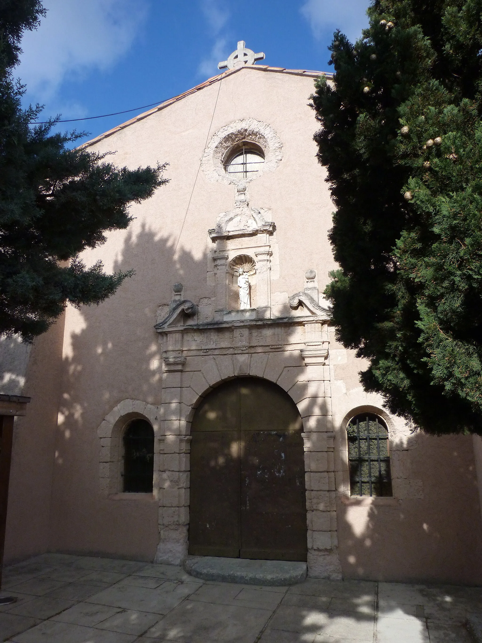 Photo showing: La chapelle Notre-Dame-de-Pitié de Marignane