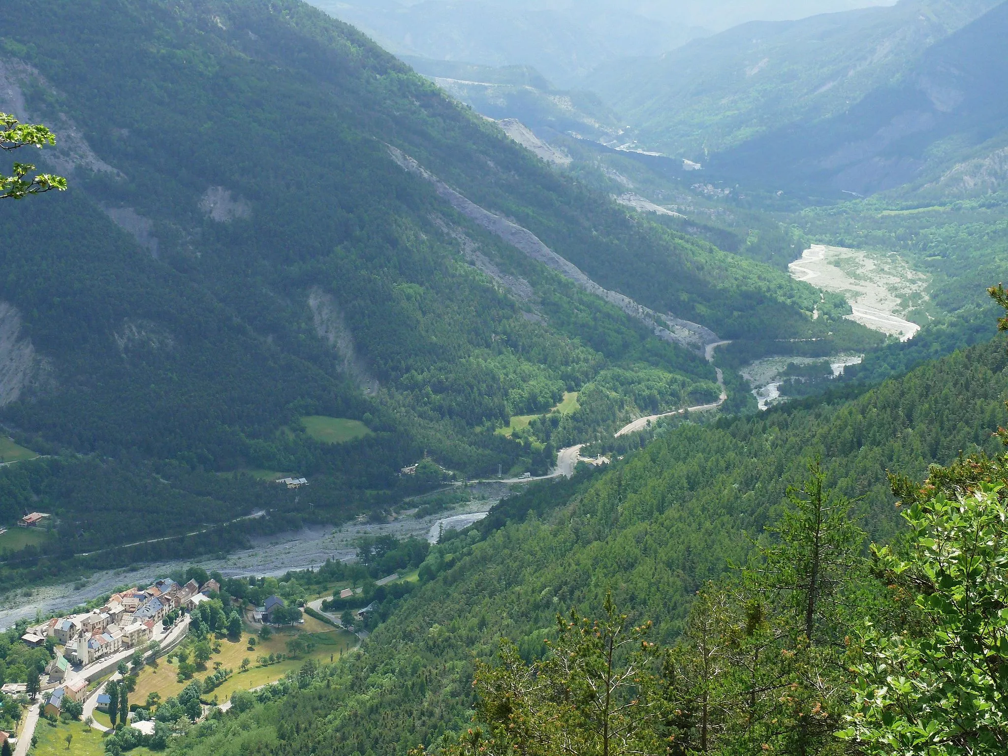 Photo showing: Saint-Martin-d'Entraunes et la vallée du Var