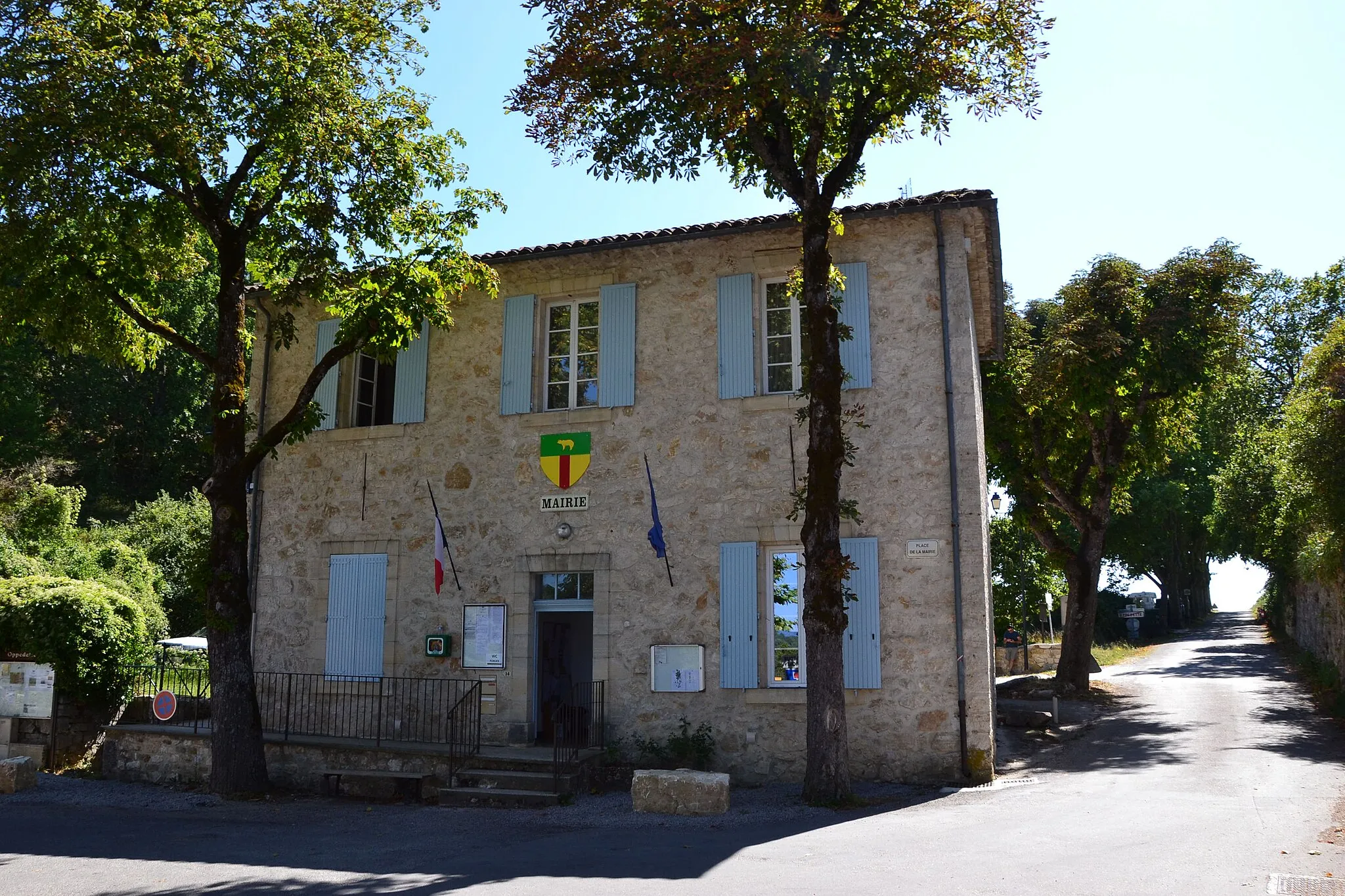 Photo showing: Town hall of Oppedette, dept. Alpes-de-Haute-Provence, France.