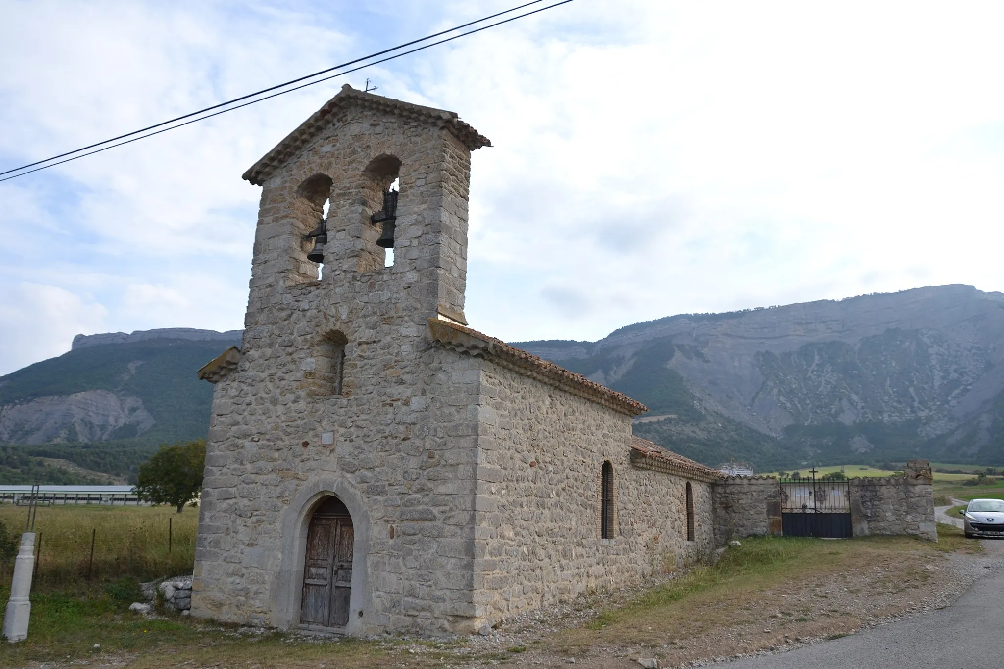 Photo showing: église du Plan du Bourg Villelongue, entre le hameau de Villelongue et celui du Sarret, à Savournon