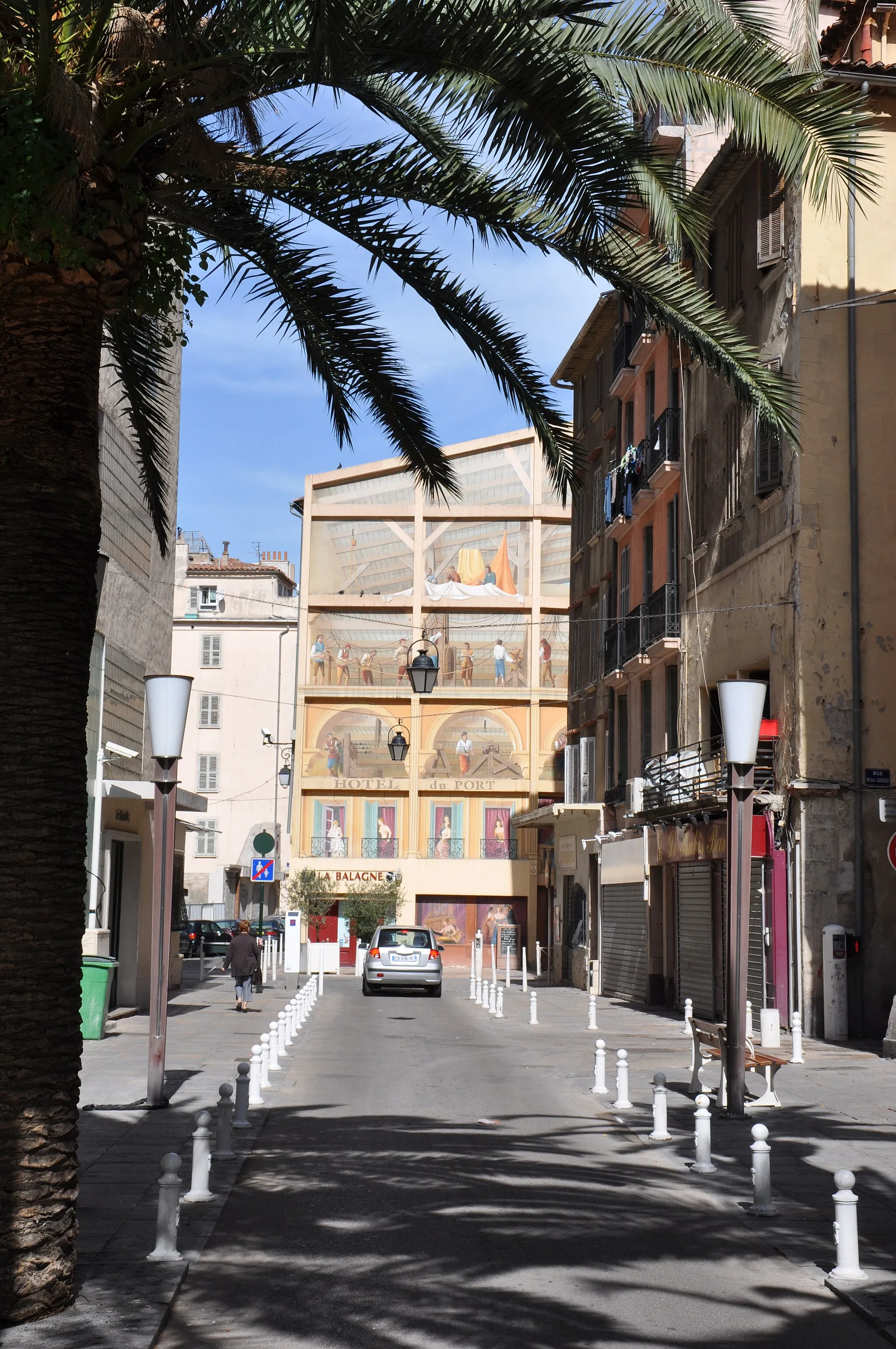 Photo showing: Rue Henri Seillon, Toulon, Provence-Alpes-Côte d'Azur, France